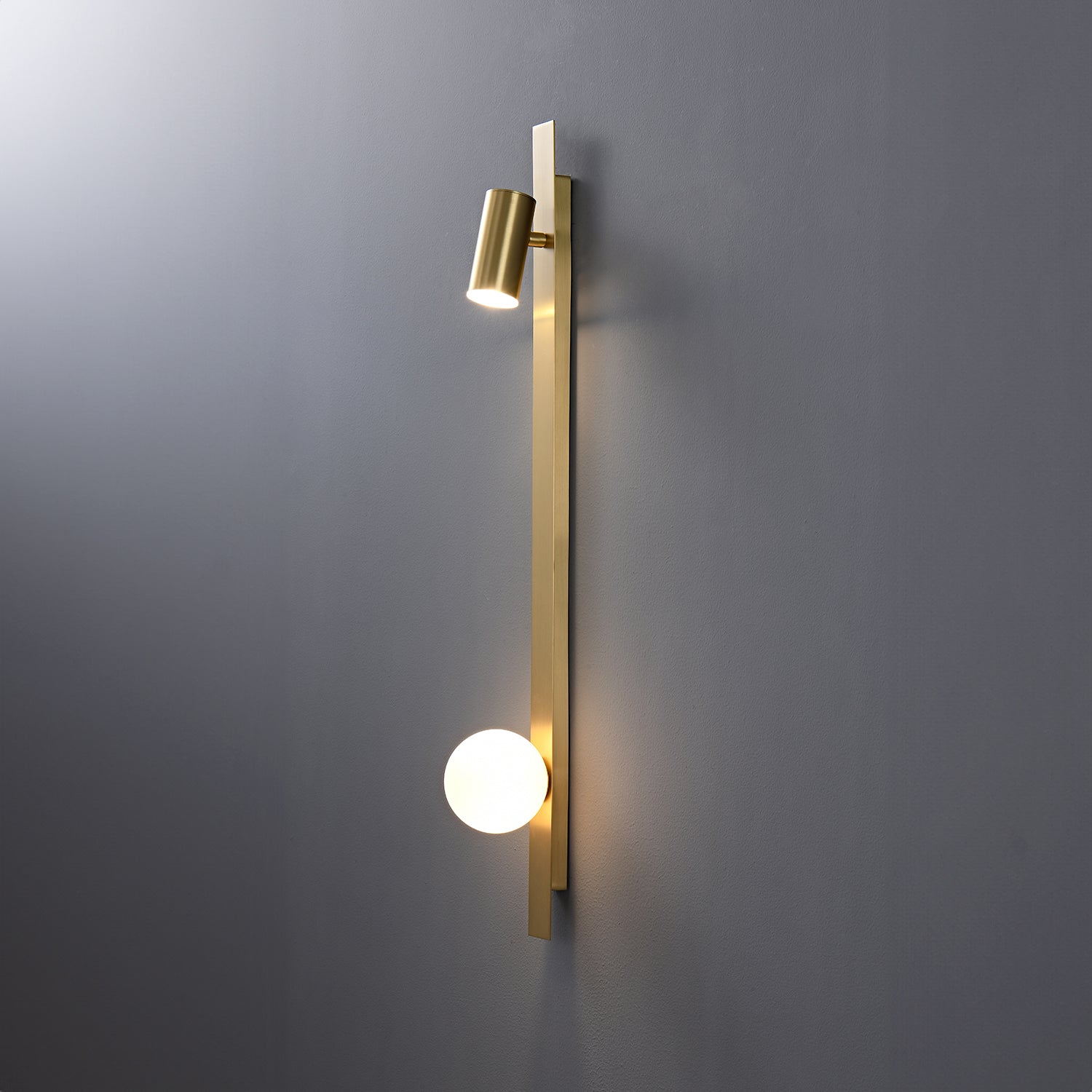 Liila_2_Brass_Wall_Lamp_Nuura_07