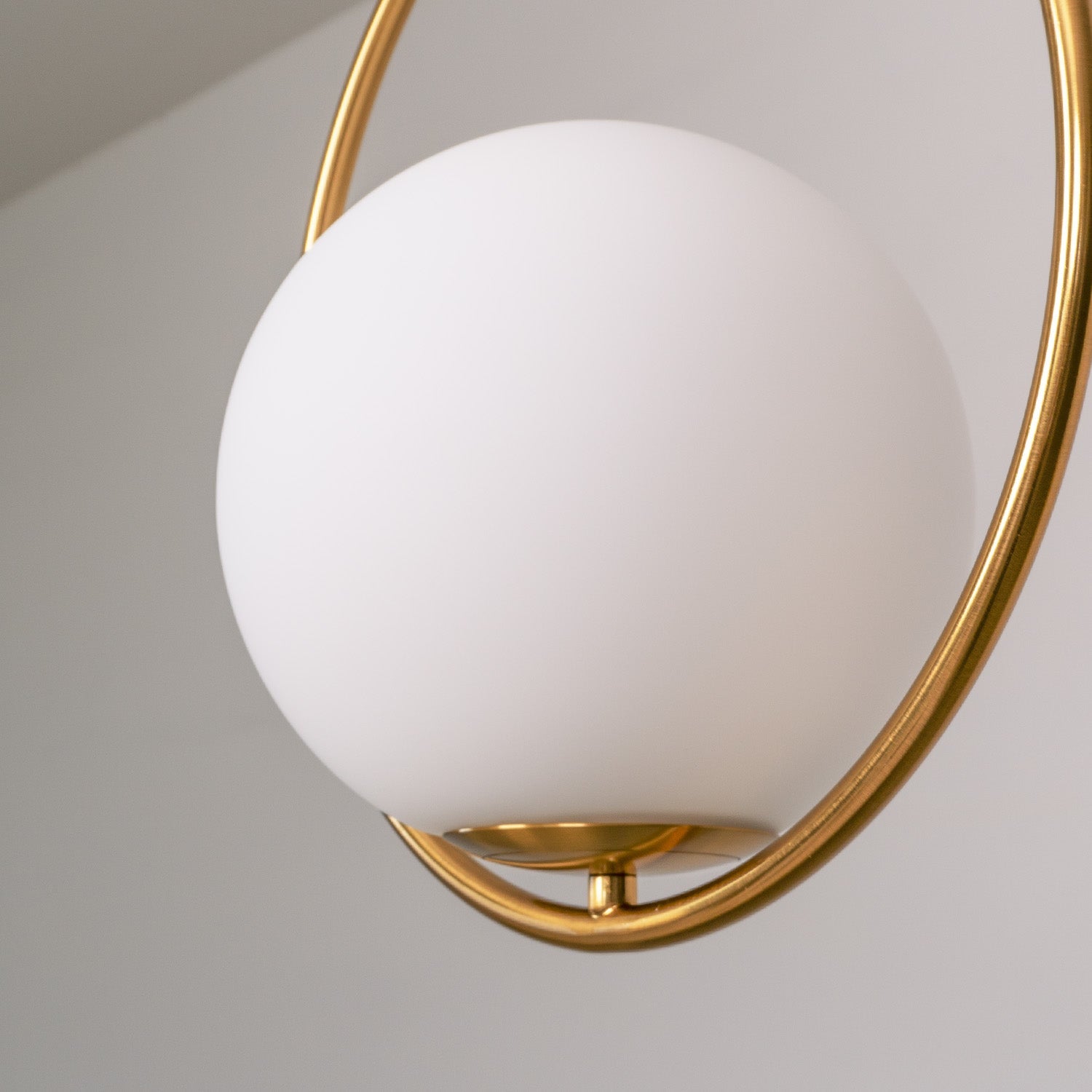 Mila_Circle_Pendant_Light_Matthew_McCormick_0008