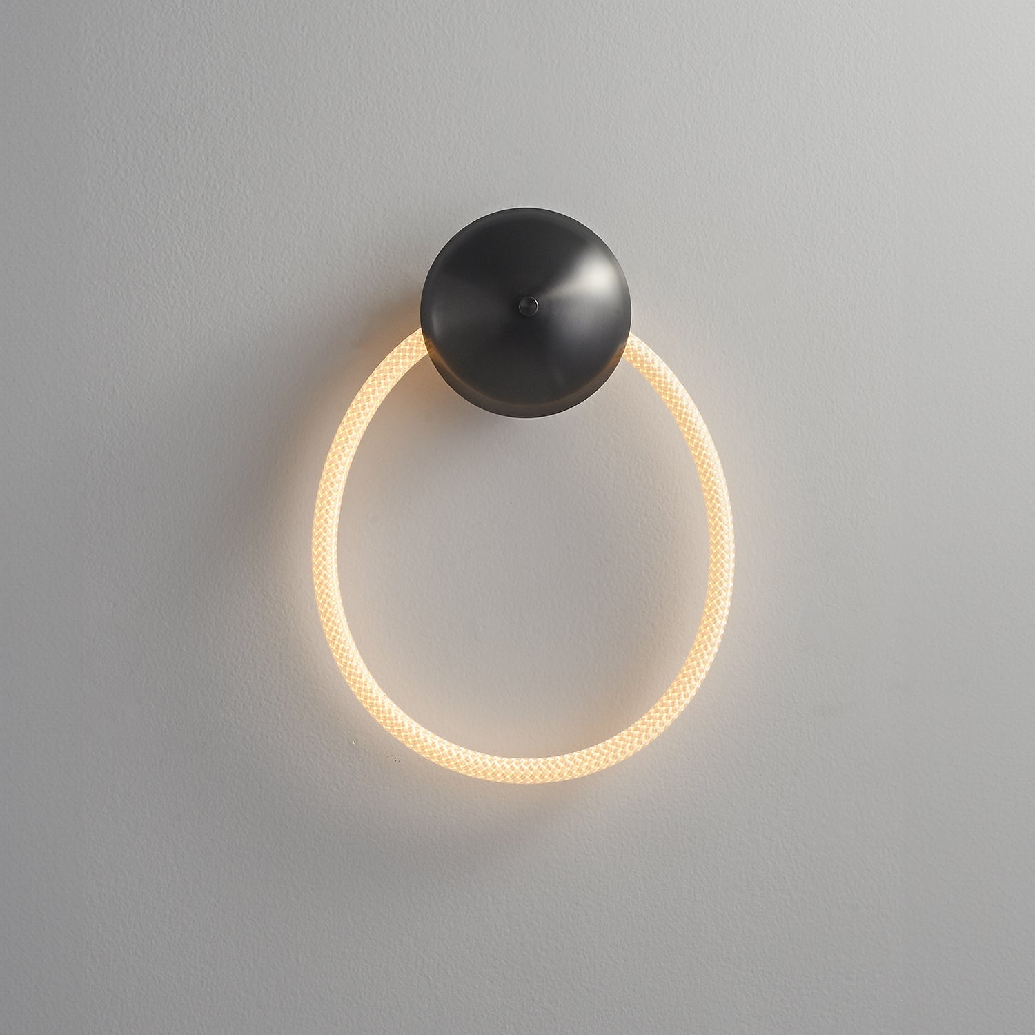 Shield_Sconce_LukeLampCo_0005