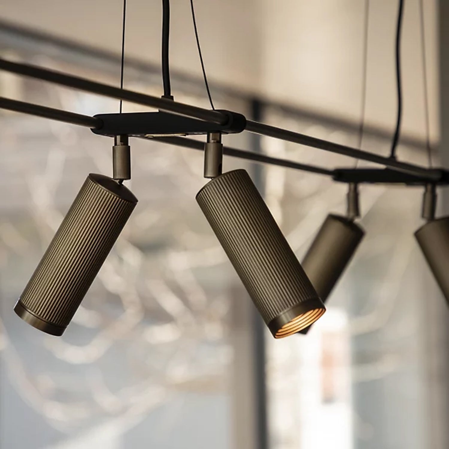 Spot_Linear_Suspension_Pendant_Light_J._Adams_16