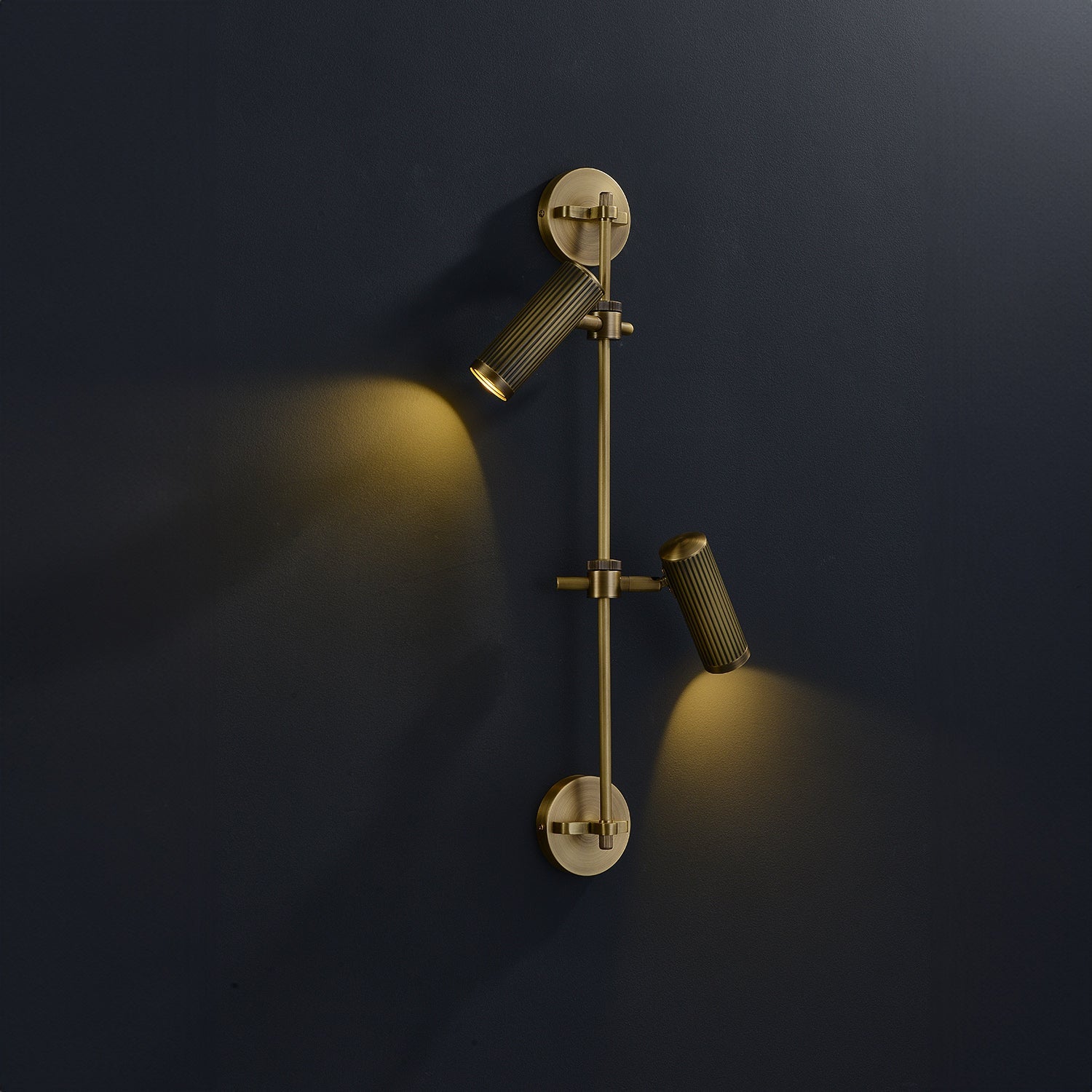 Spot_Wall_Rail_Single_J. Adams_05