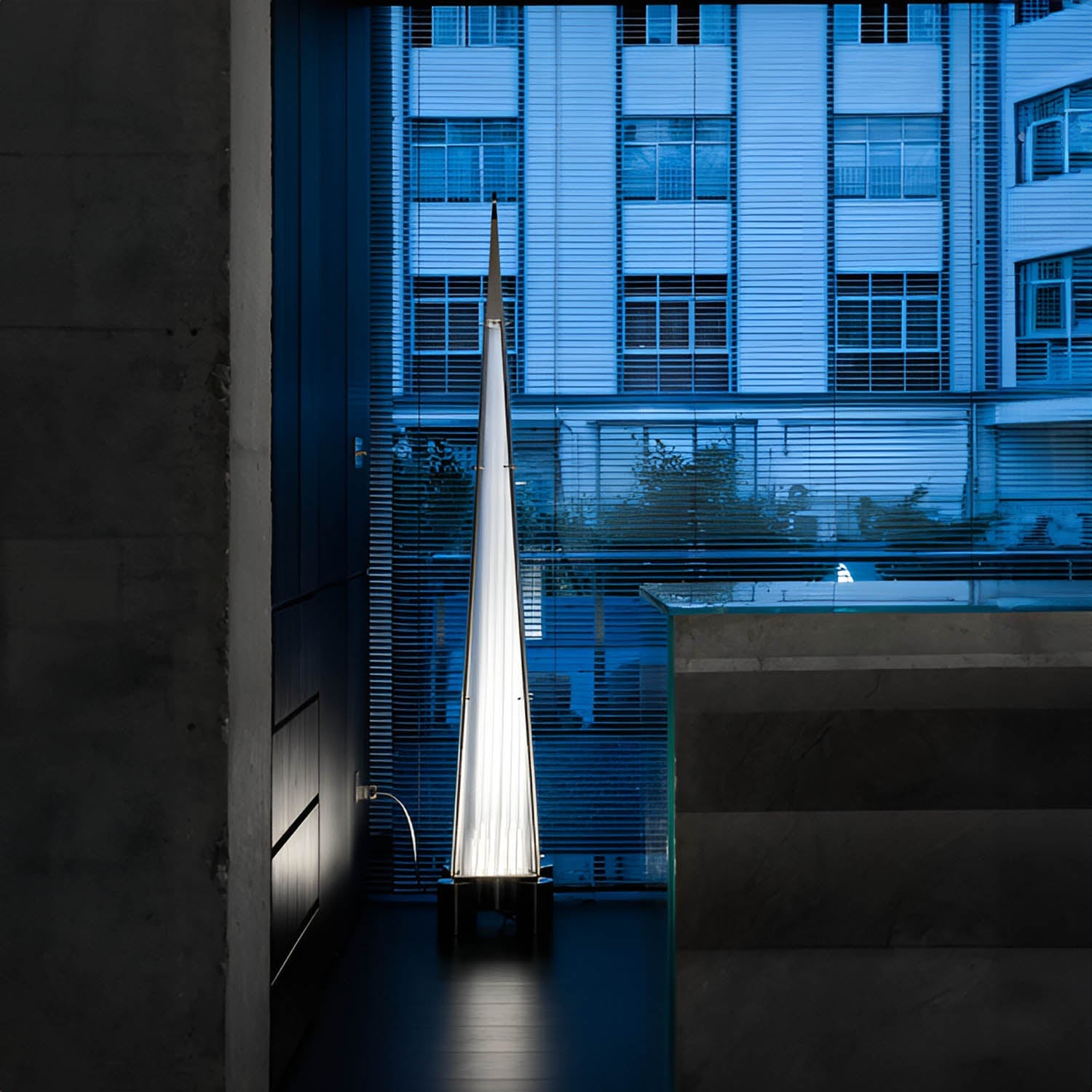 FRAGMENT 3 Floor Lamp