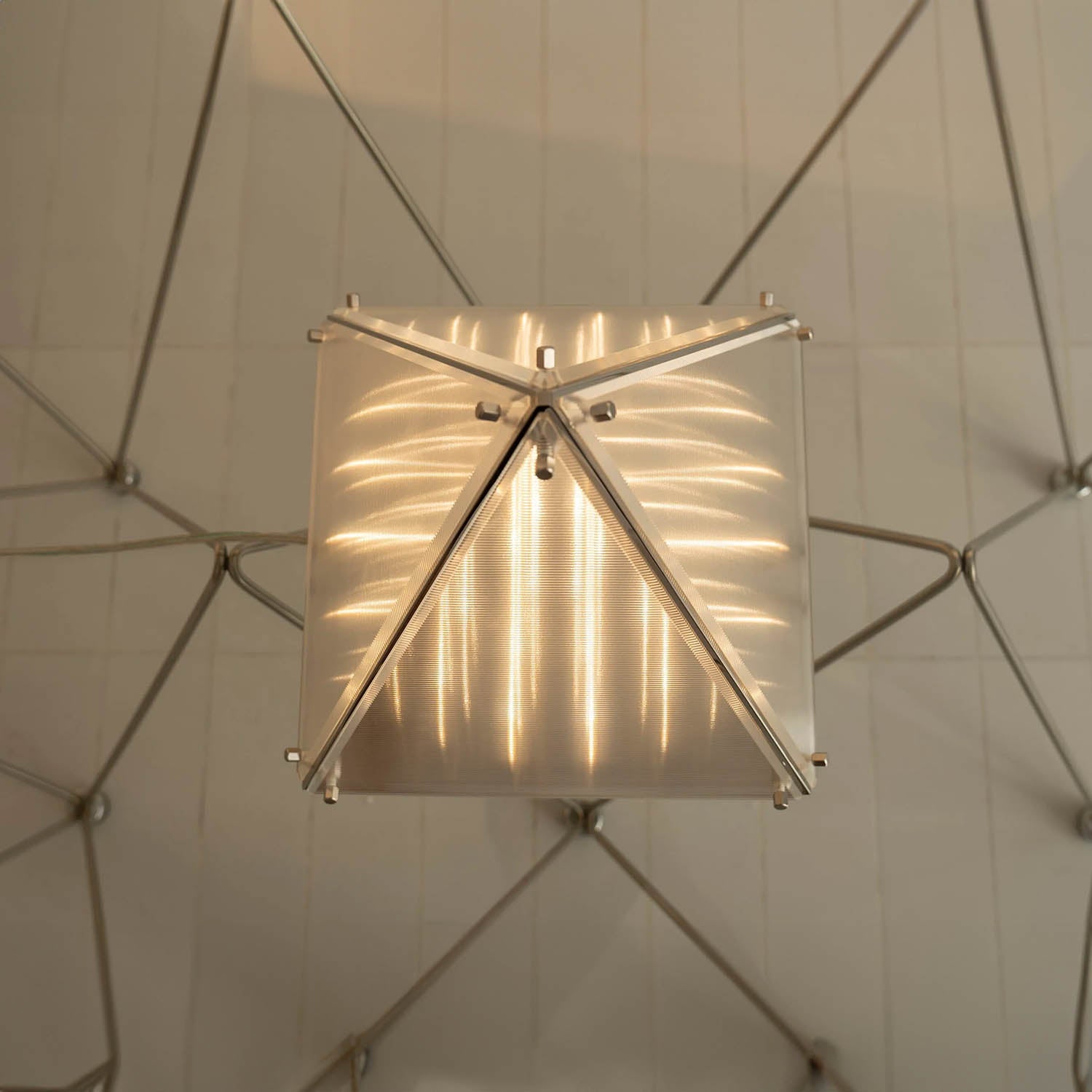 FRAGMENT 4 Table Lamp