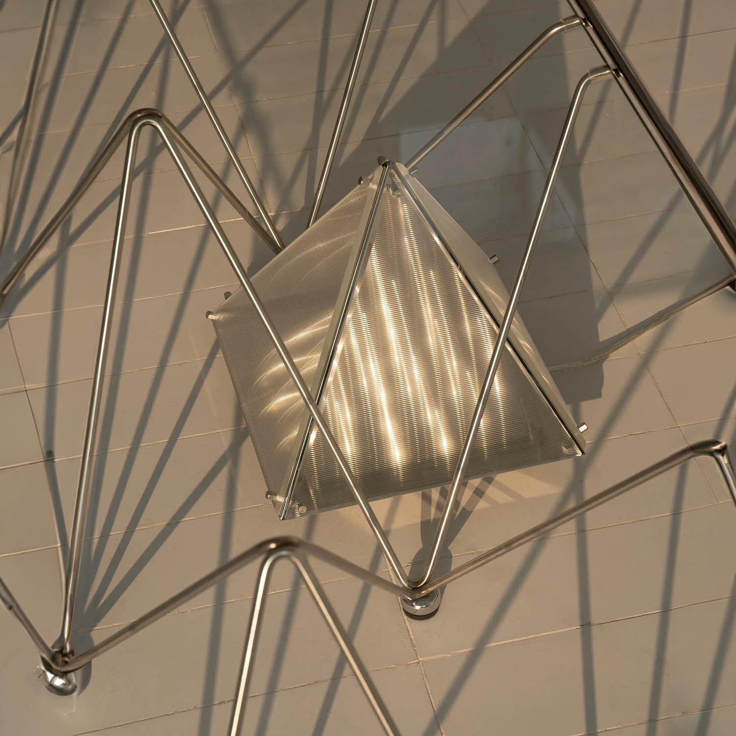 FRAGMENT 4 Table Lamp