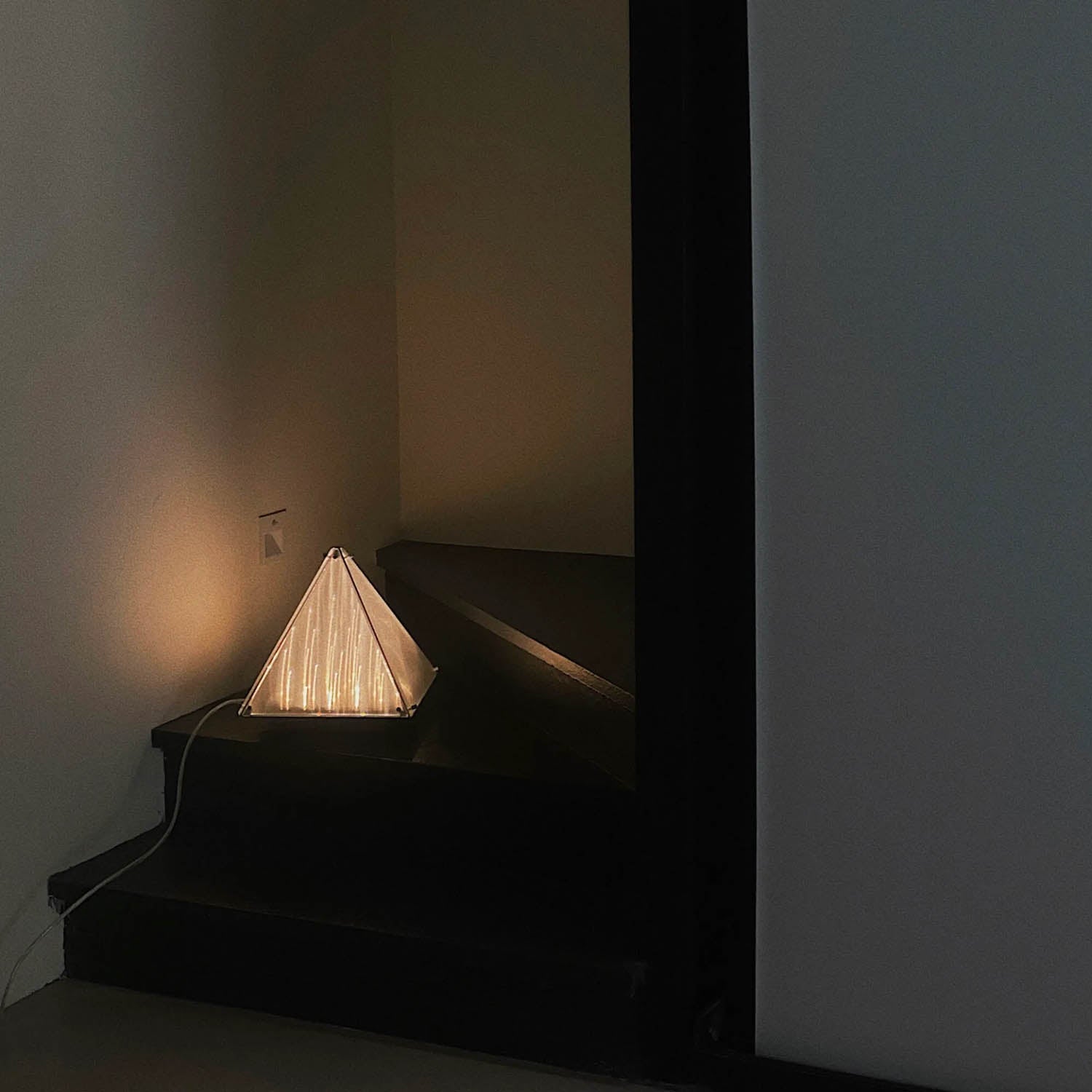 FRAGMENT 4 Table Lamp