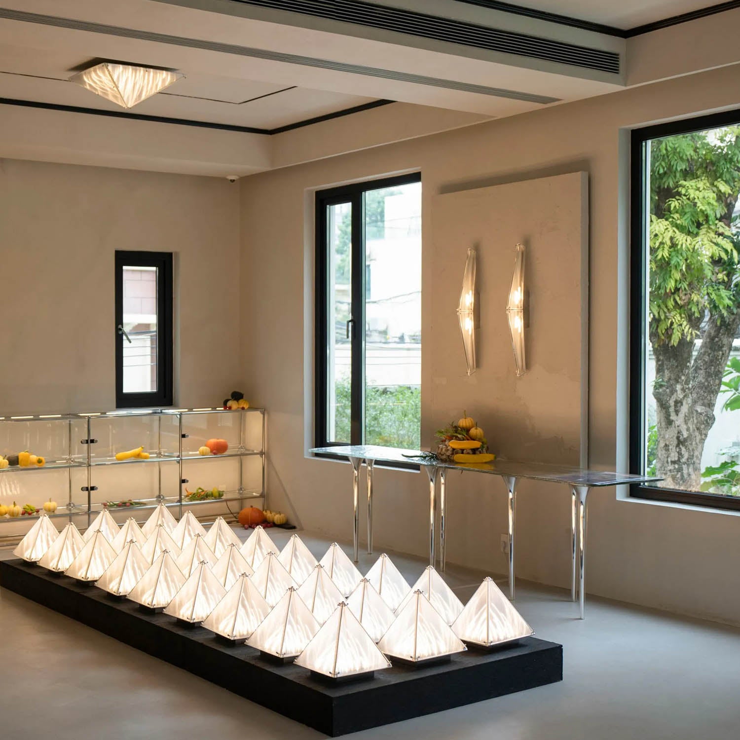 FRAGMENT 4 Table Lamp