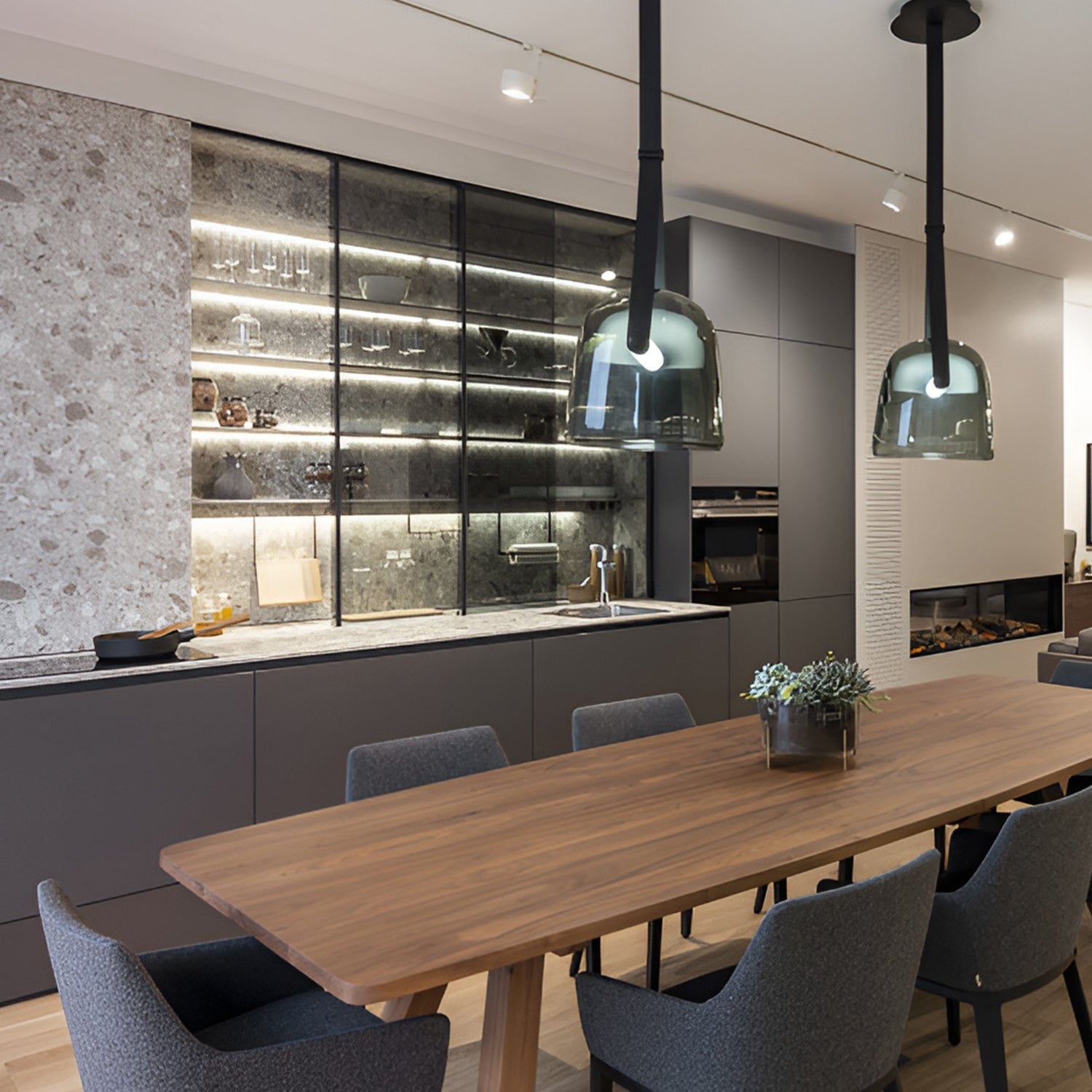 Mona Medium Pendant Light