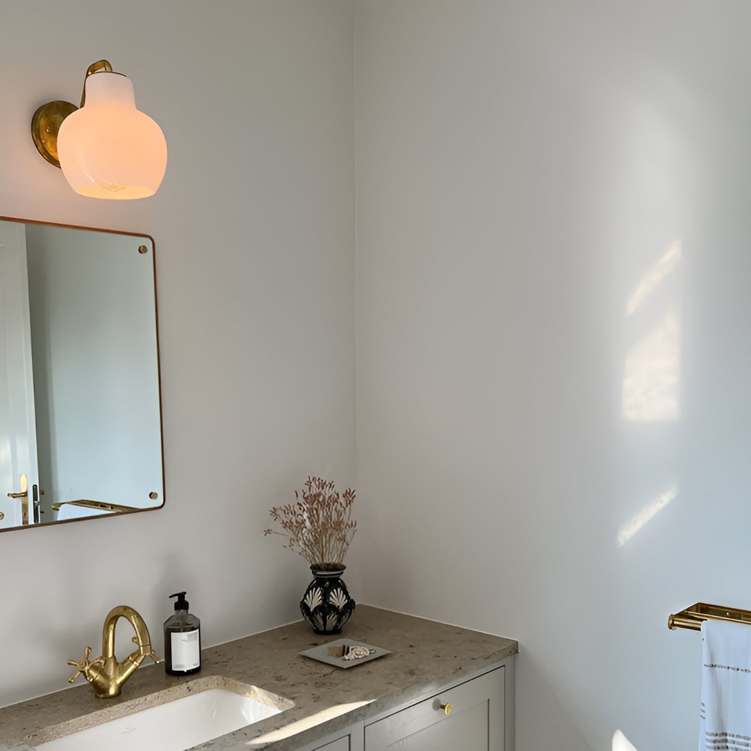 VL Ring Crown Wall Lamp