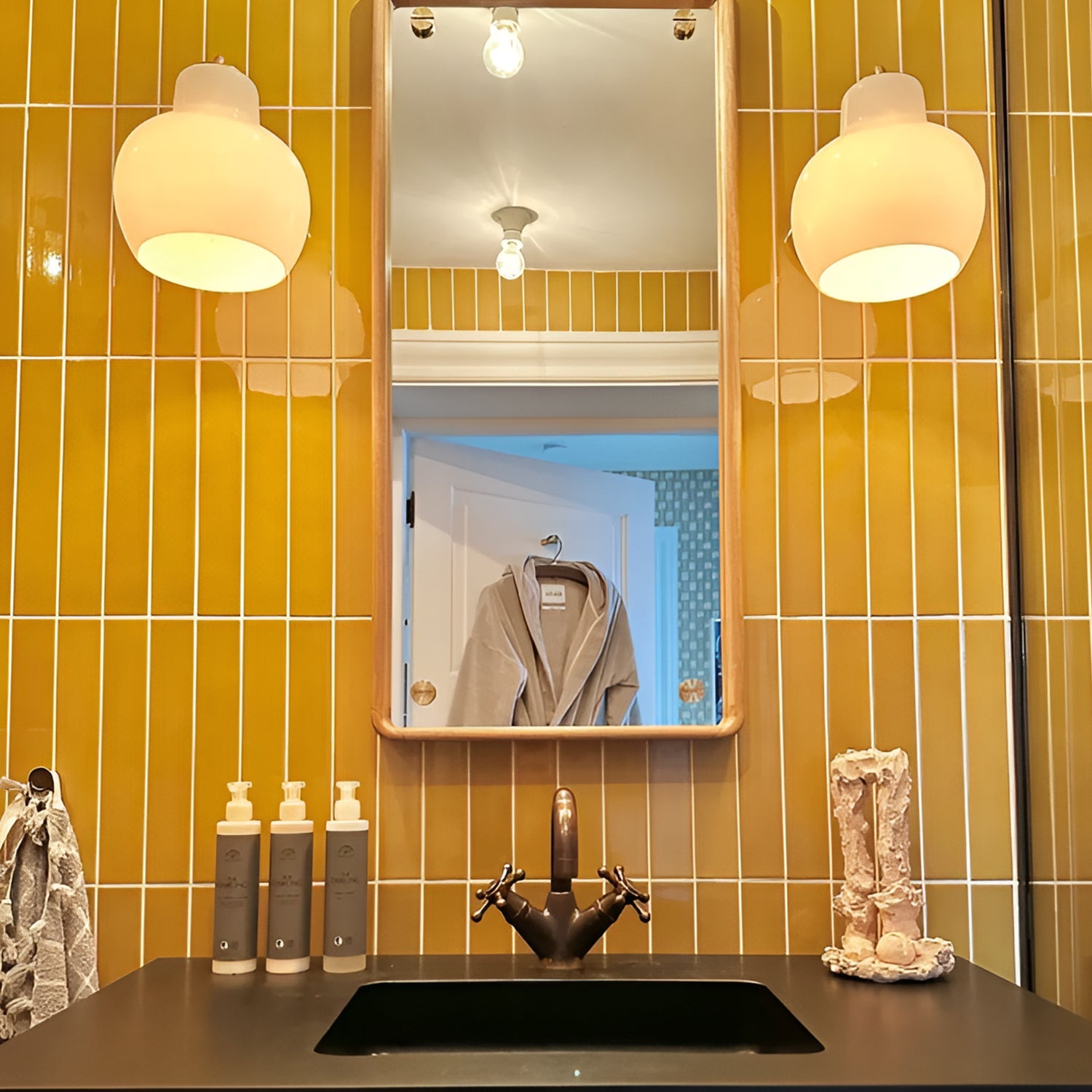 VL Ring Crown Wall Lamp