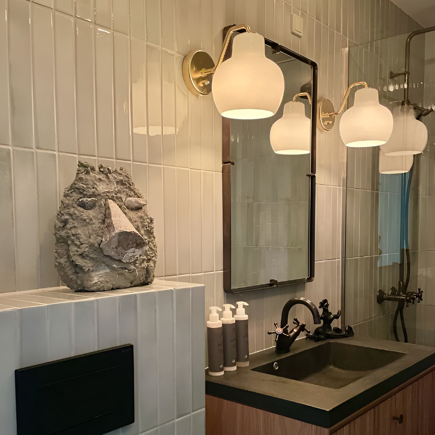 VL Ring Crown Wall Lamp