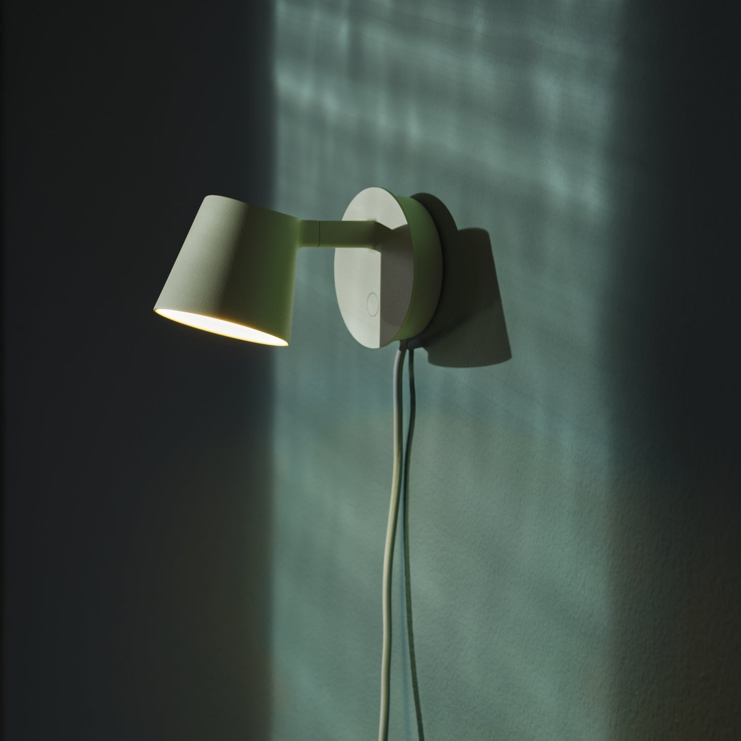 Tip Wall Lamp