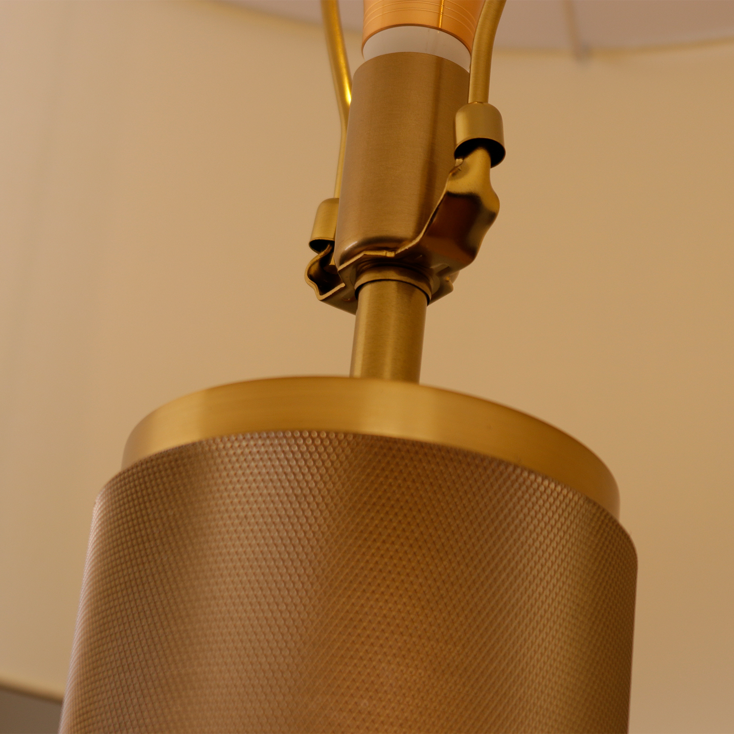 Utilitaire Knurled Table Lamp