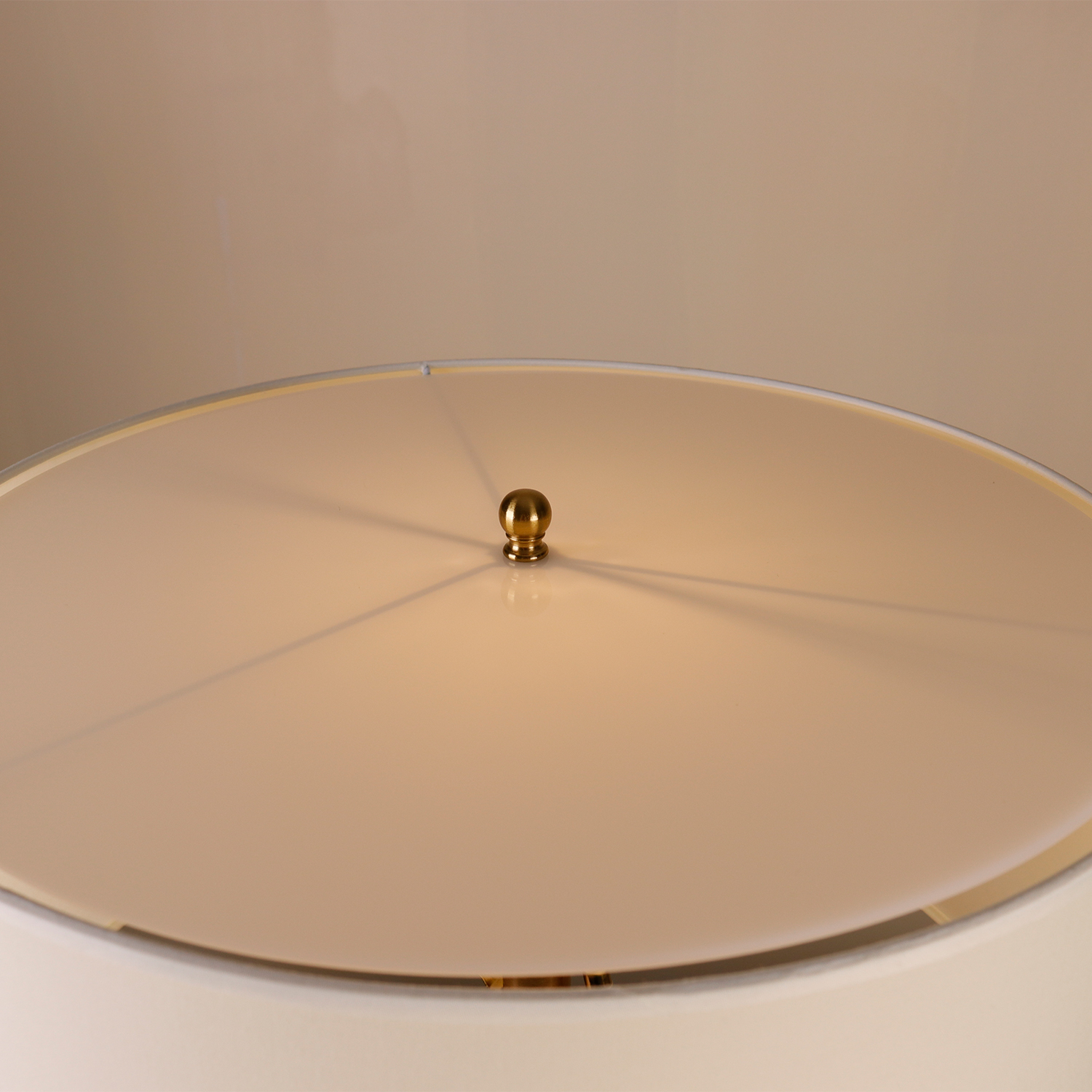 Utilitaire Knurled Table Lamp