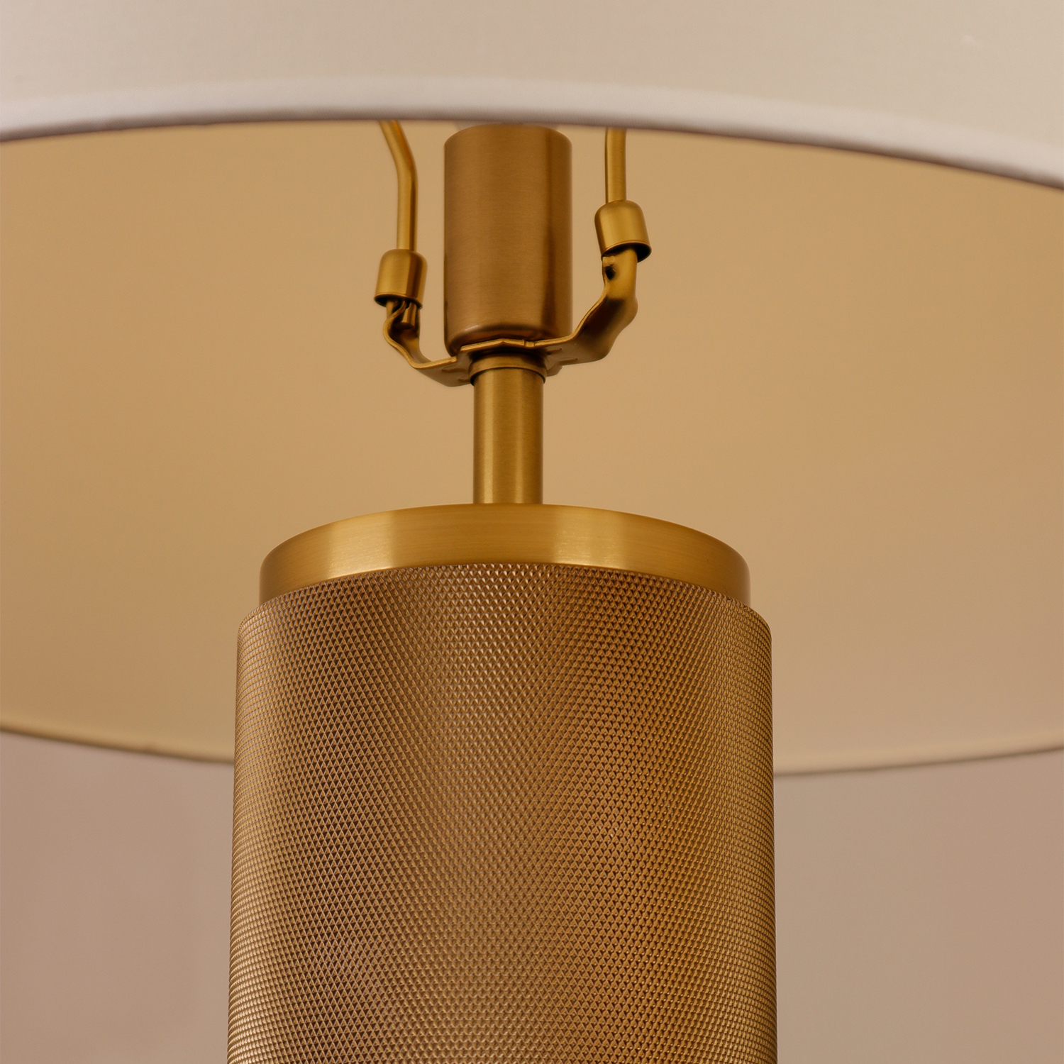 Utilitaire Knurled Table Lamp