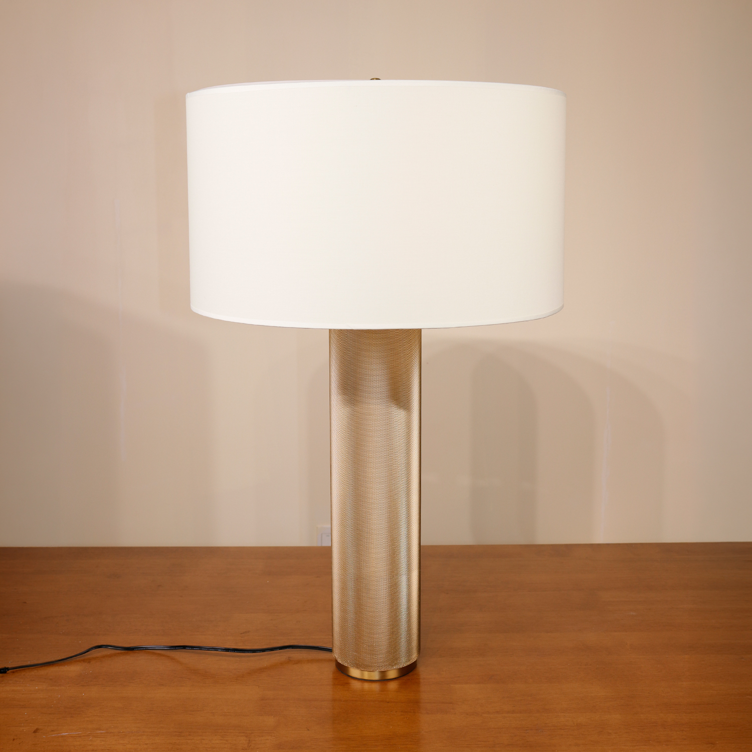 Utilitaire Knurled Table Lamp