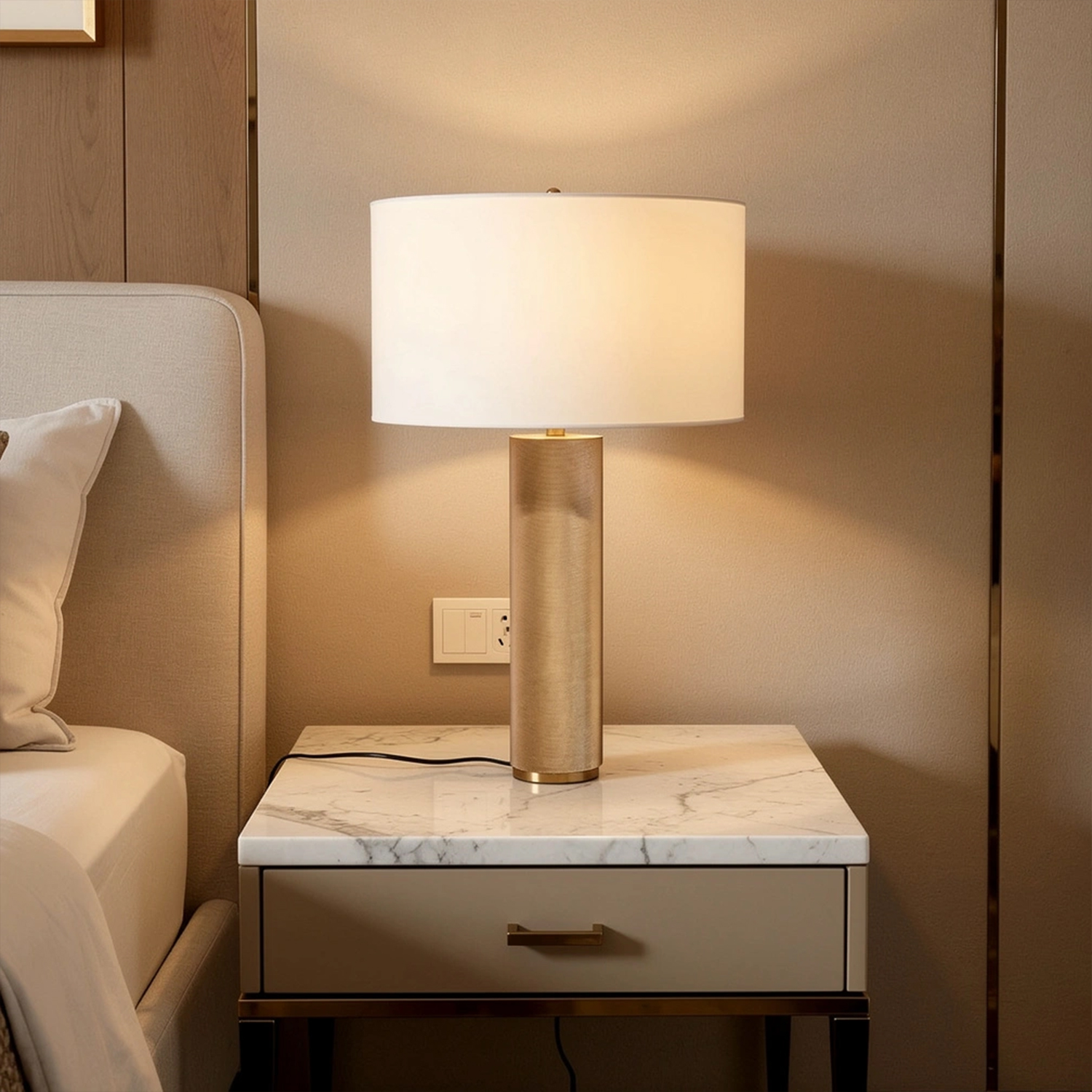 Utilitaire Knurled Table Lamp