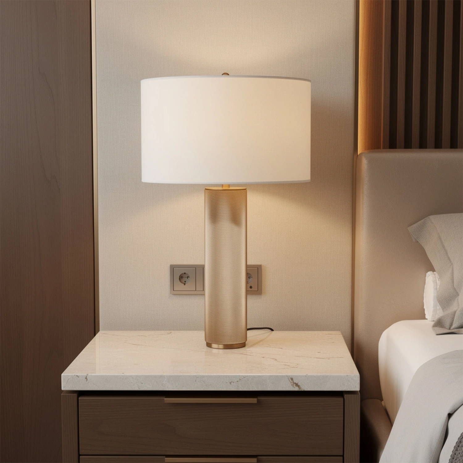 Utilitaire Knurled Table Lamp
