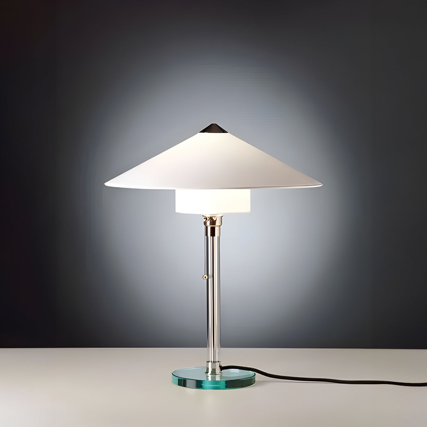 WG 27 Table Lamp