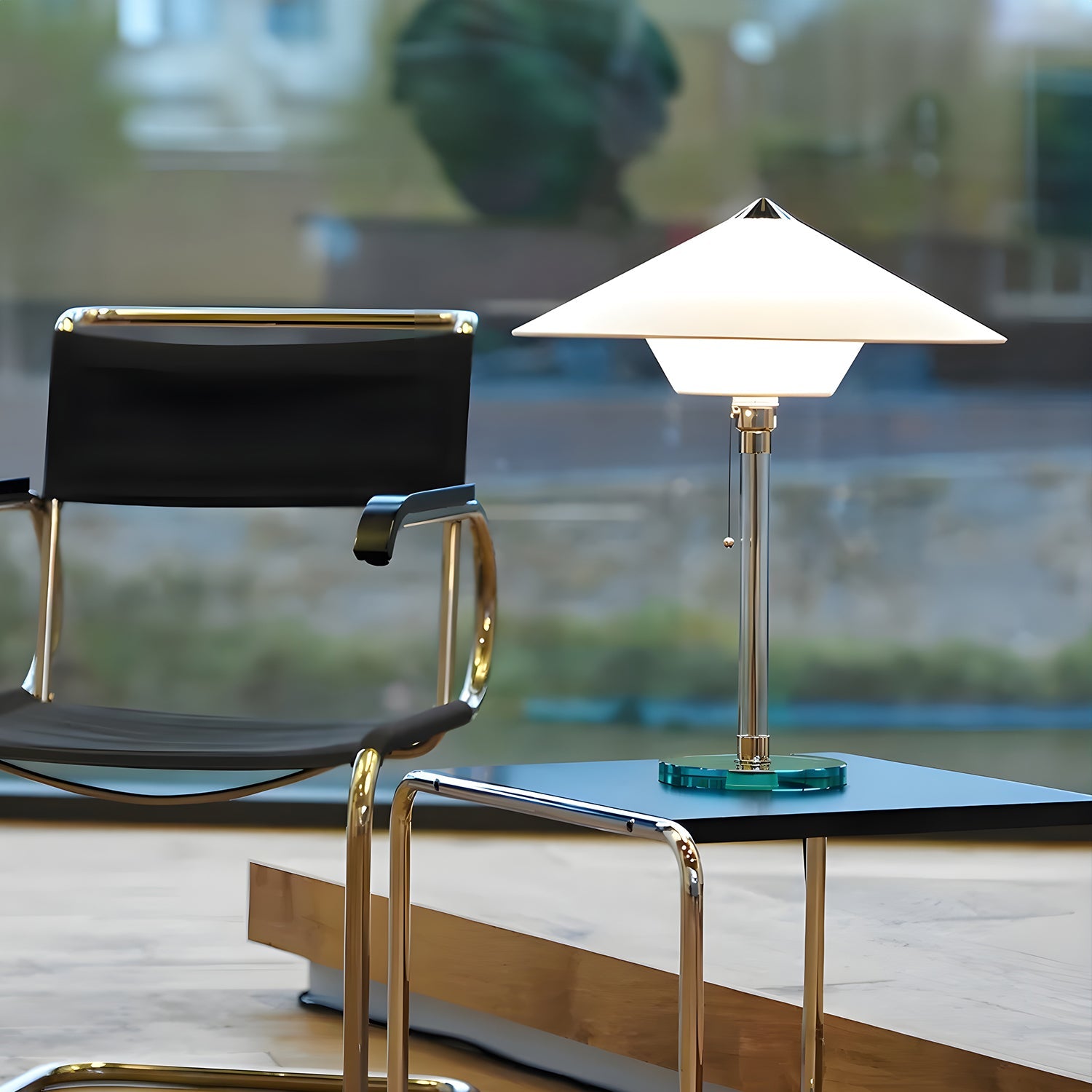 WG 28 Table Lamp
