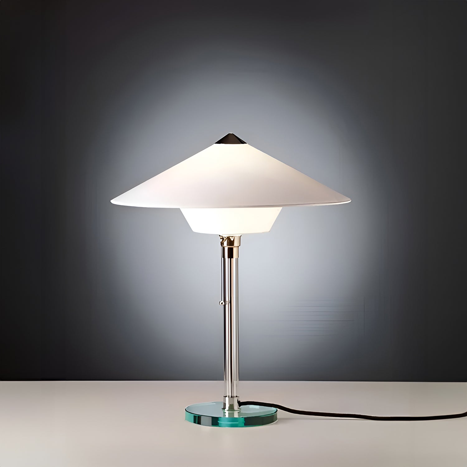WG 28 Table Lamp