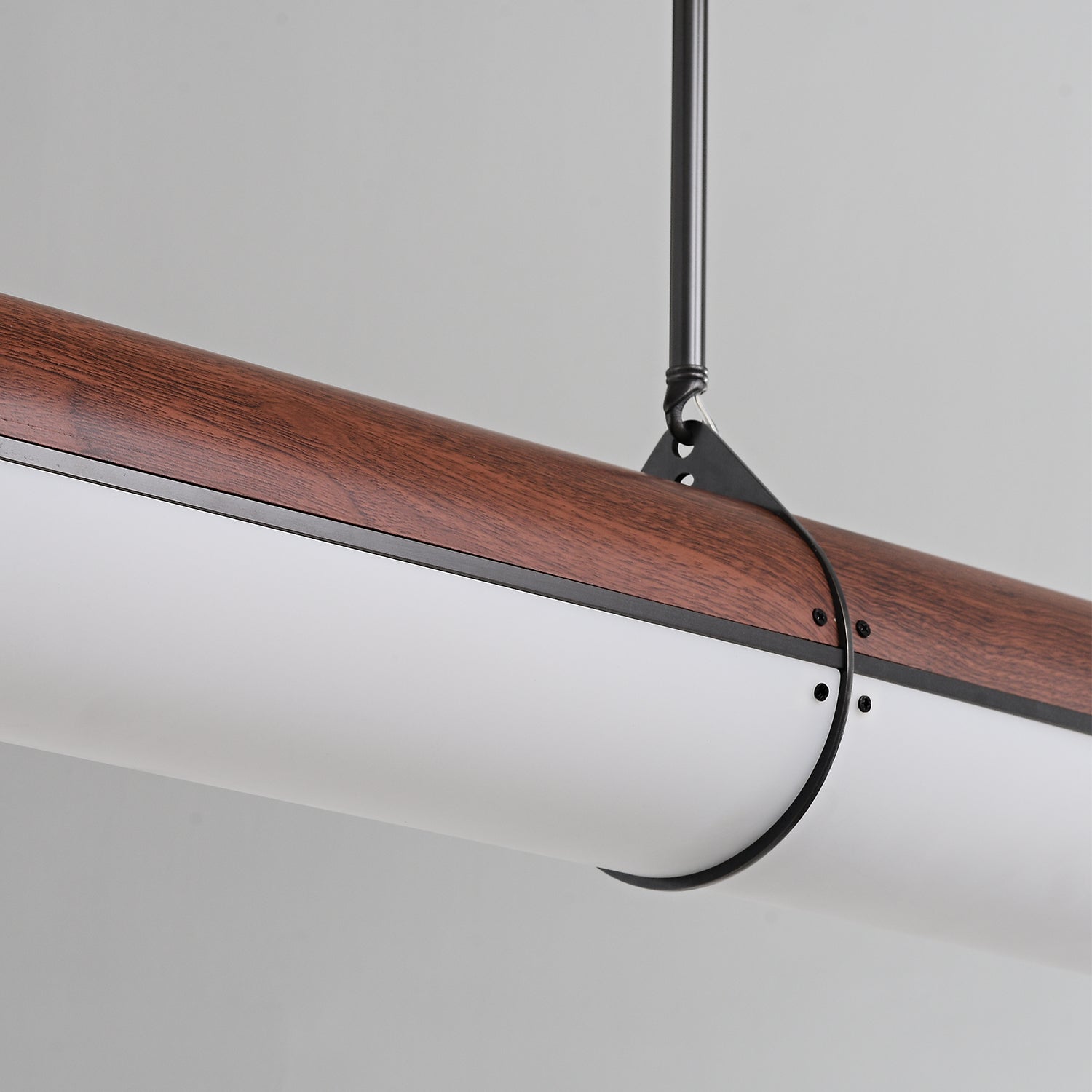 Woody_Endless_Straight_Pendant_Light_Roll&Hill_0007