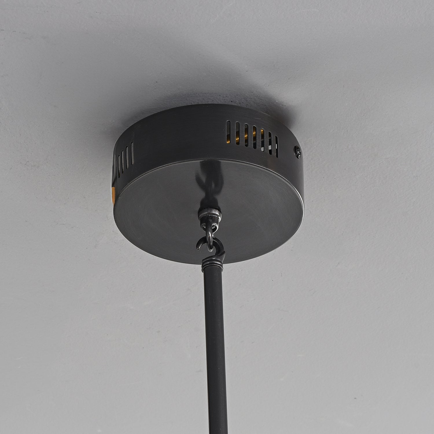 Woody_Endless_Straight_Pendant_Light_Roll&Hill_0008