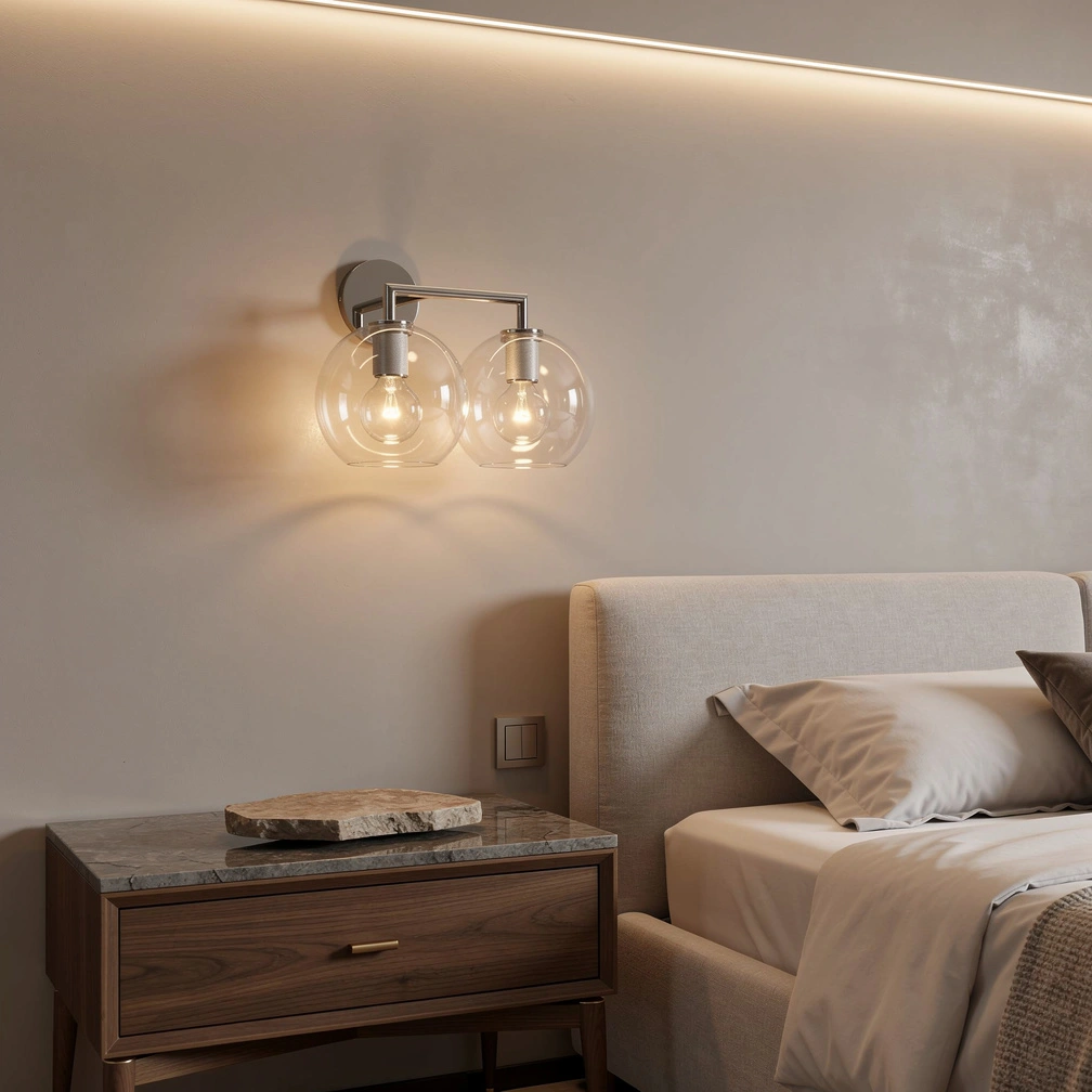 Utilitaire Globe Shade Sconce
