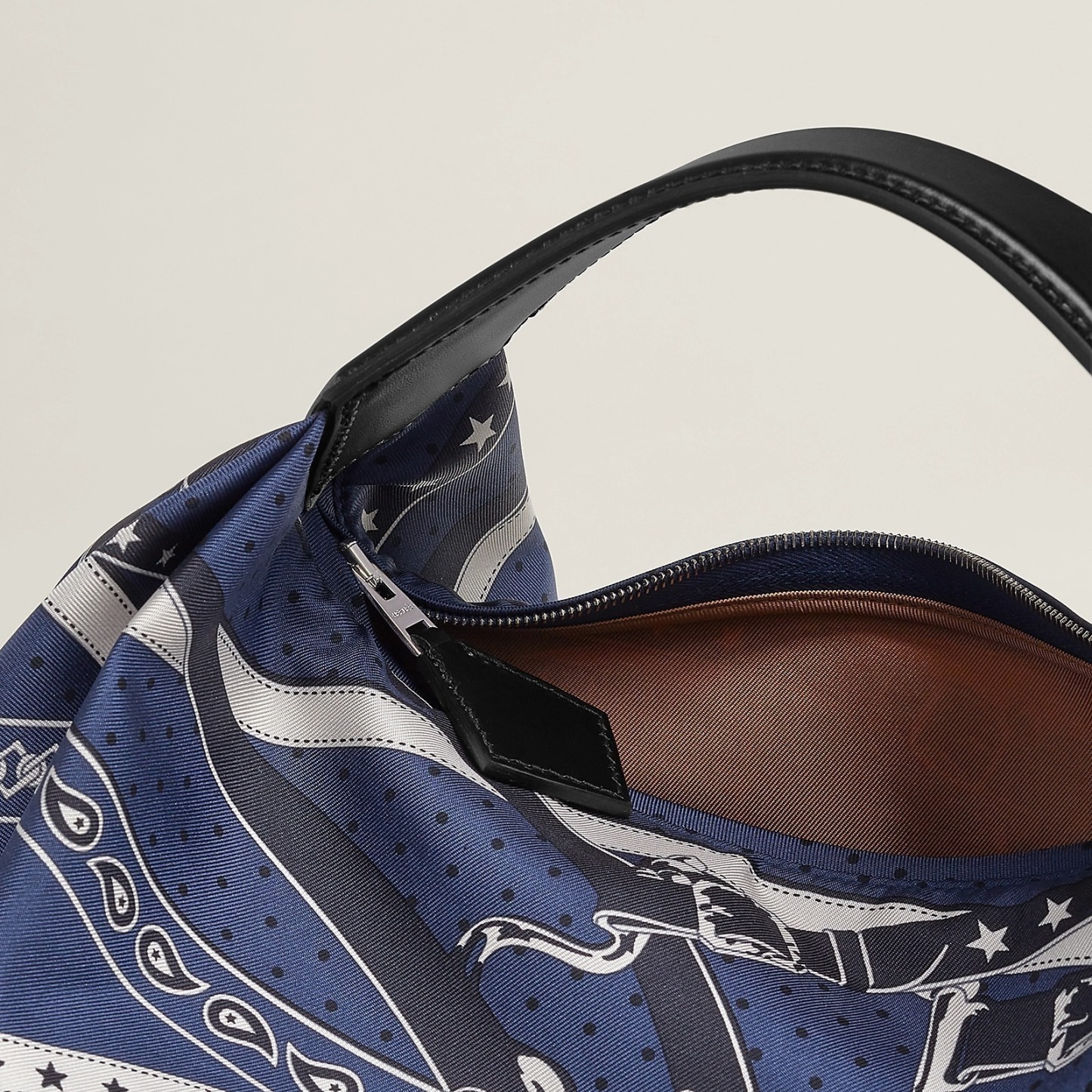 【目を引くデザイン】HERMES BALUSOIE バッグ