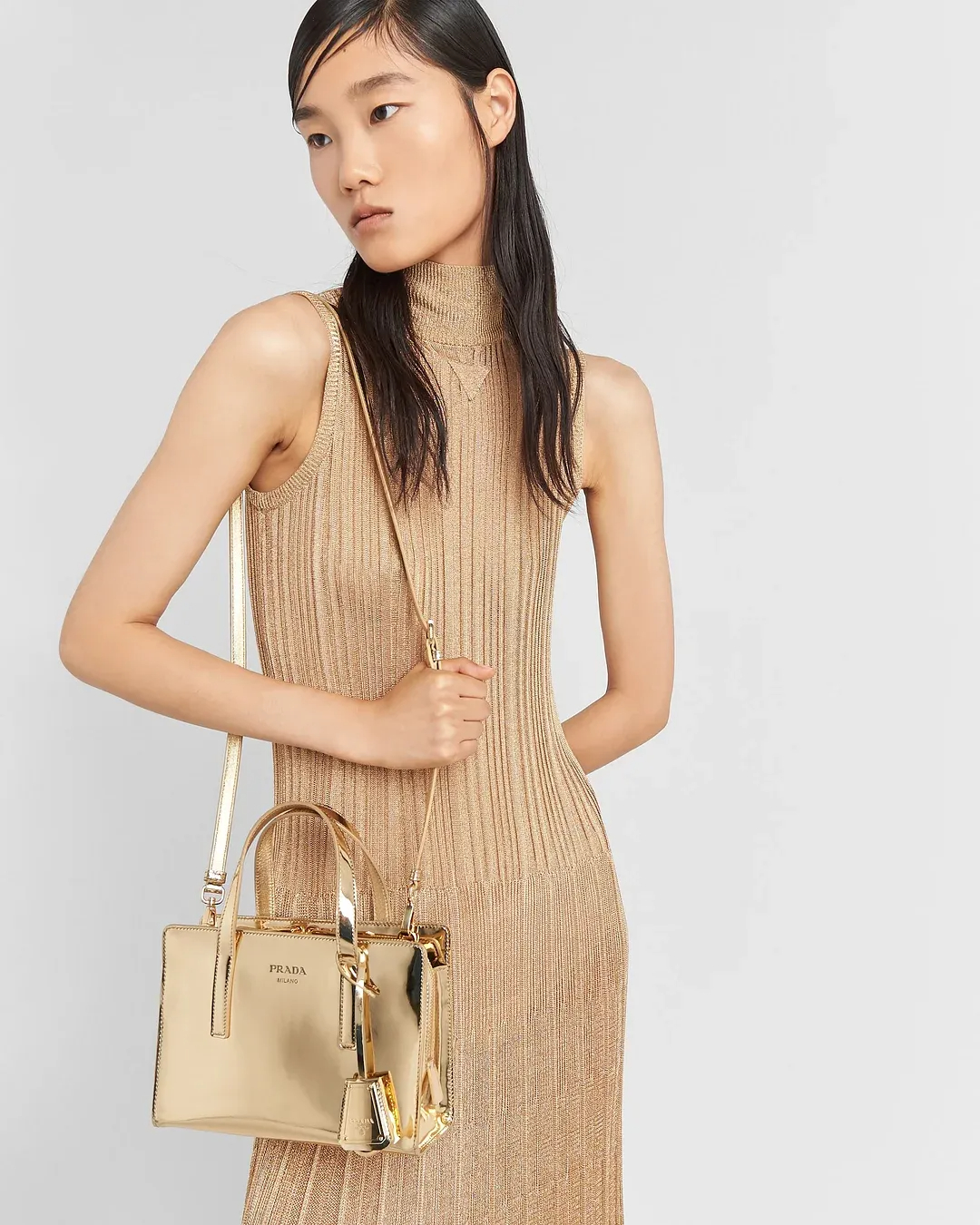 💃 富岡佳子愛用の金皮バッグ💓