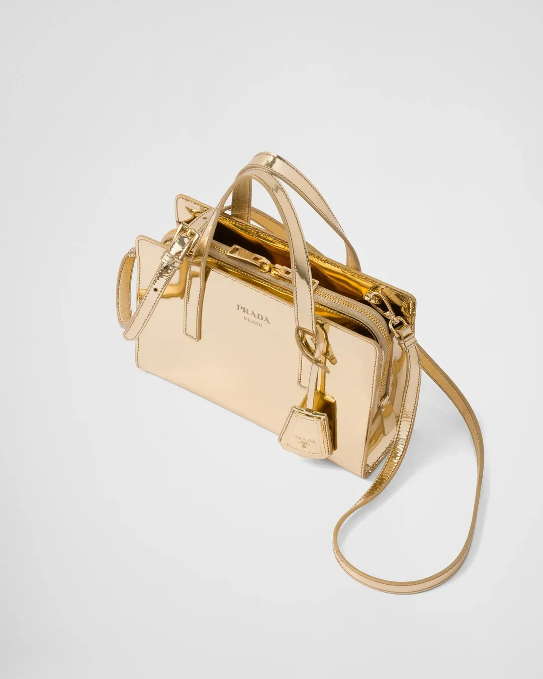 💃 富岡佳子愛用の金皮バッグ💓