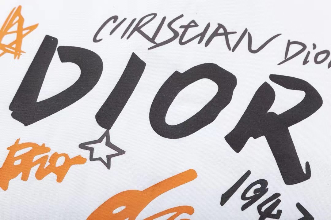 【 DIOR 公式旗艦店】ディオール Tシャツ ご好評に付き再入荷！