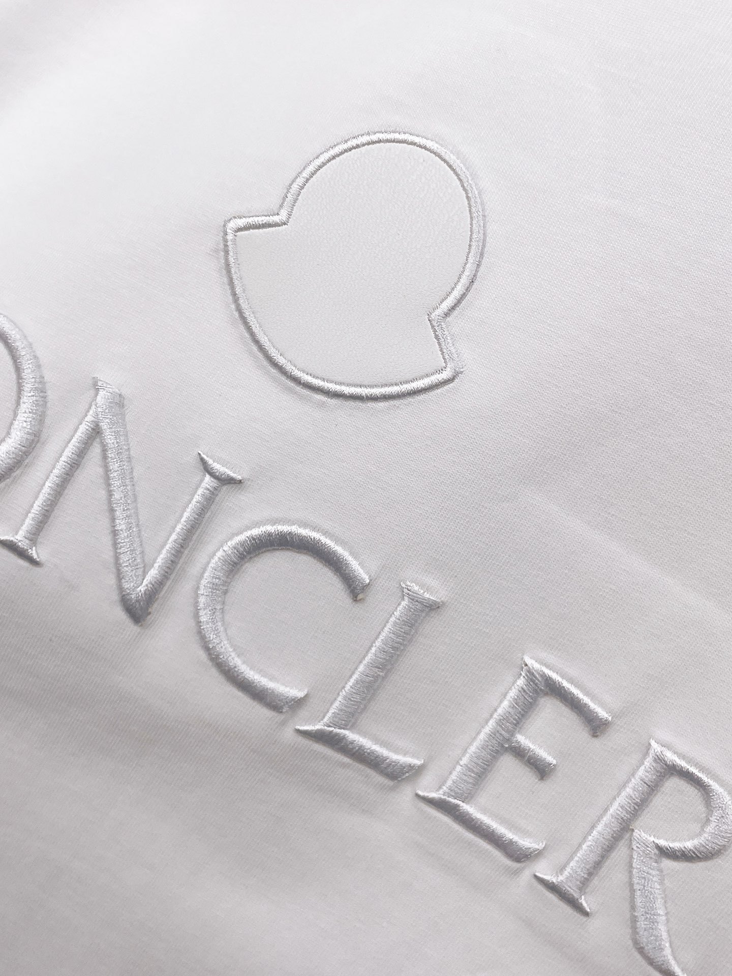 【Moncler 】（モンクレール）男女兼用、ご好評に付き再入荷！