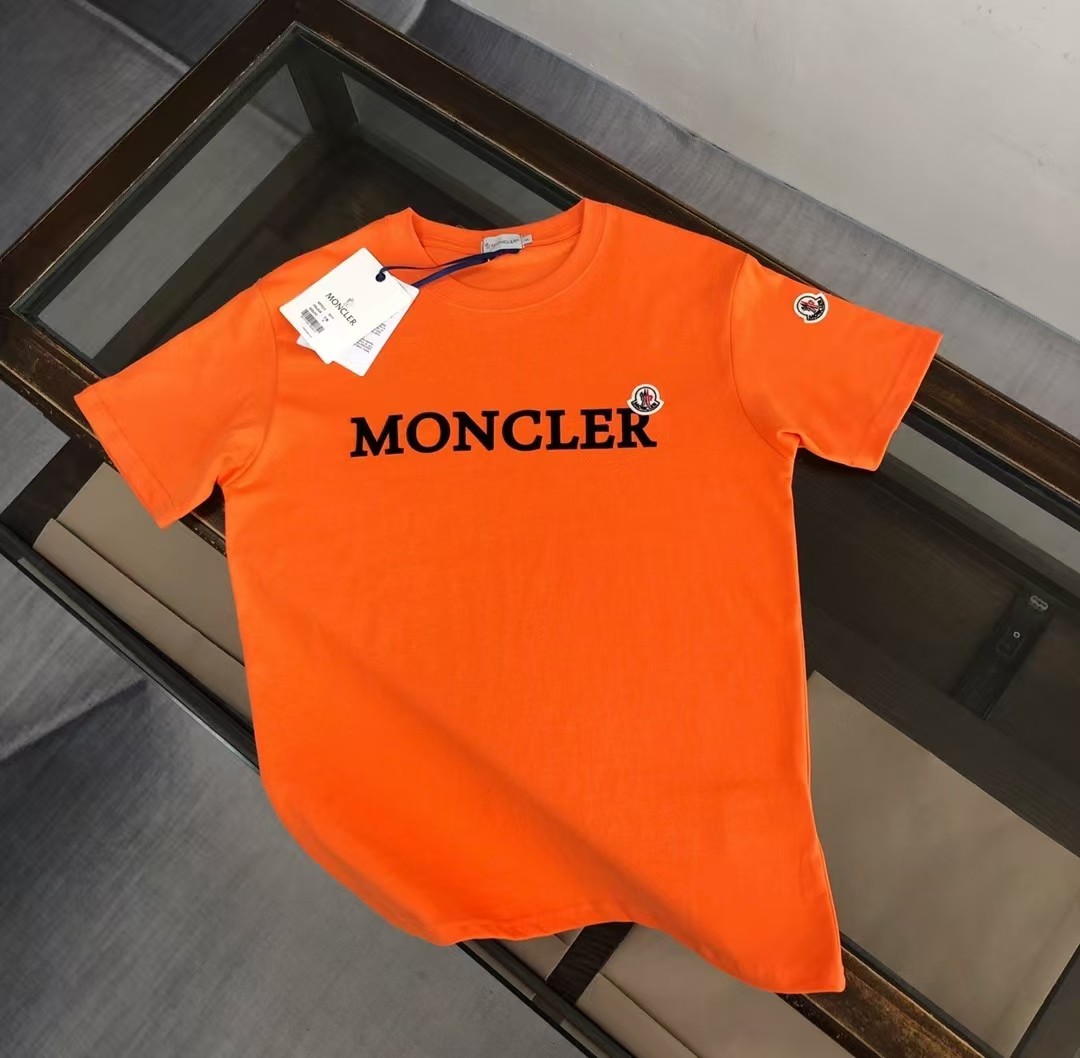 【Moncler 】（モンクレール）男女兼用、ご好評に付き再入荷！