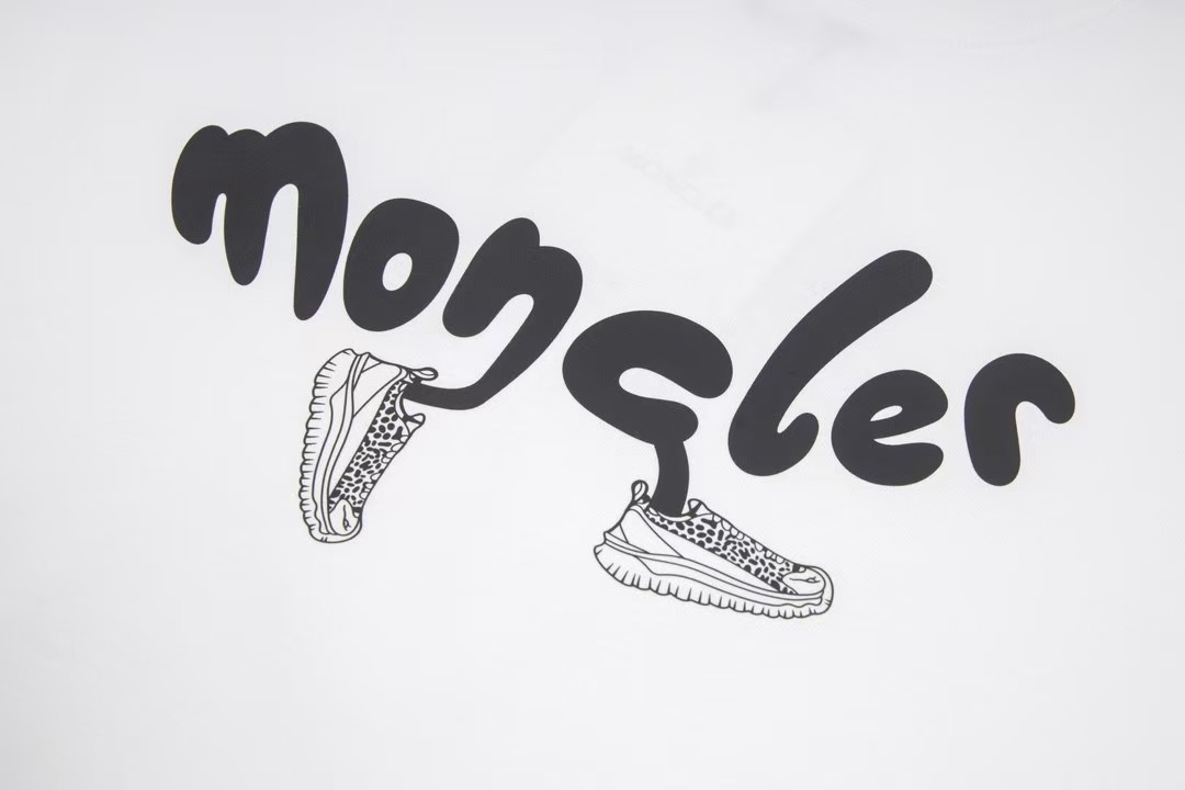 【Moncler 】（モンクレール）男女兼用、ご好評に付き再入荷！