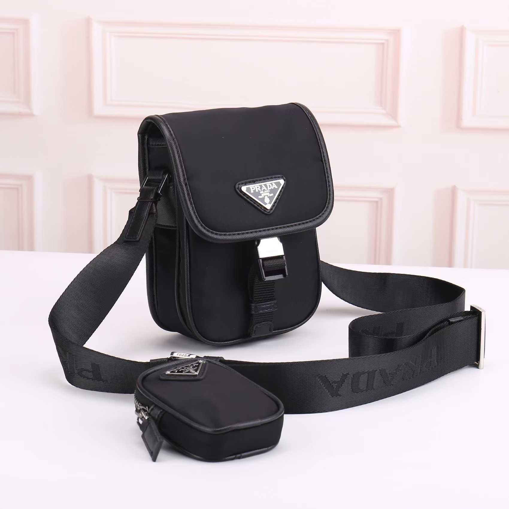 ★PRADA直営店★re-nylon携帯電話バッグ