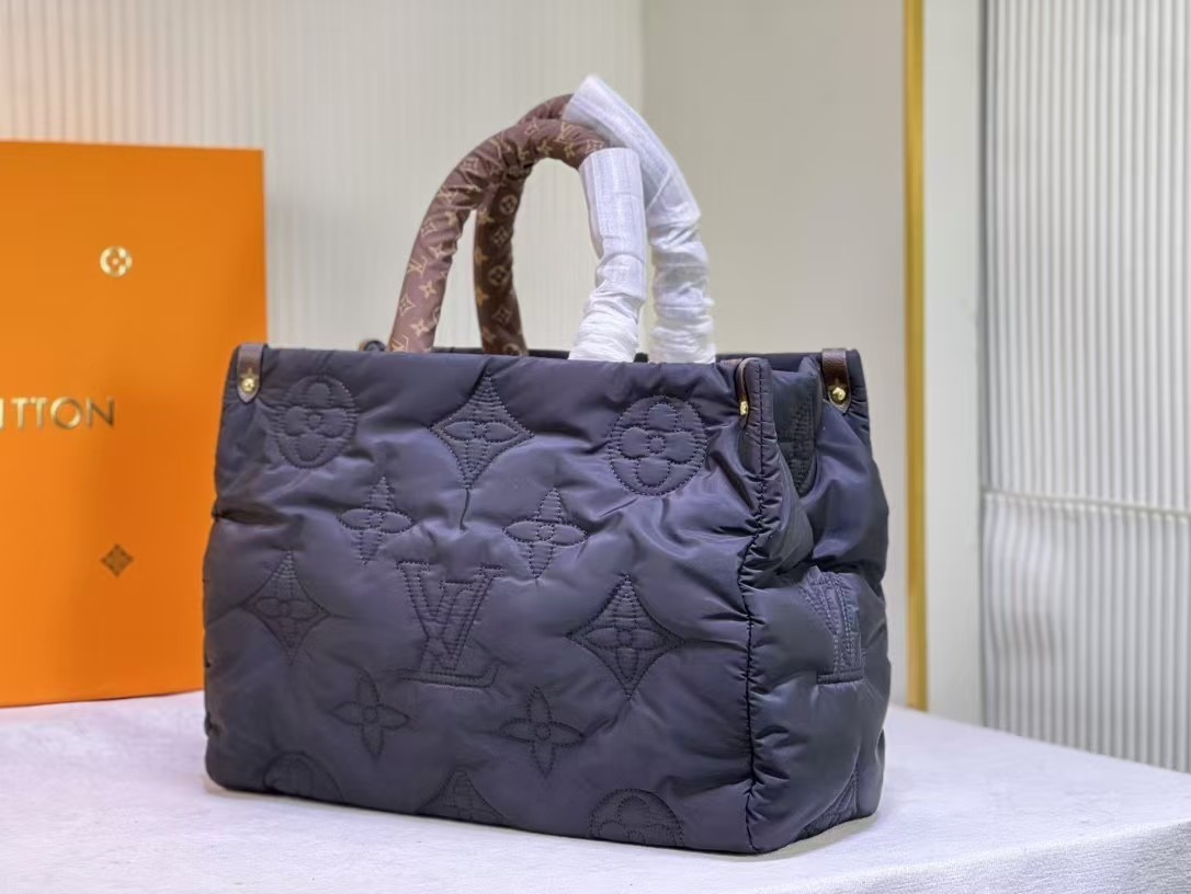 LOUIS VUITTON オンザゴー GM 2WAY　トート　バッグ