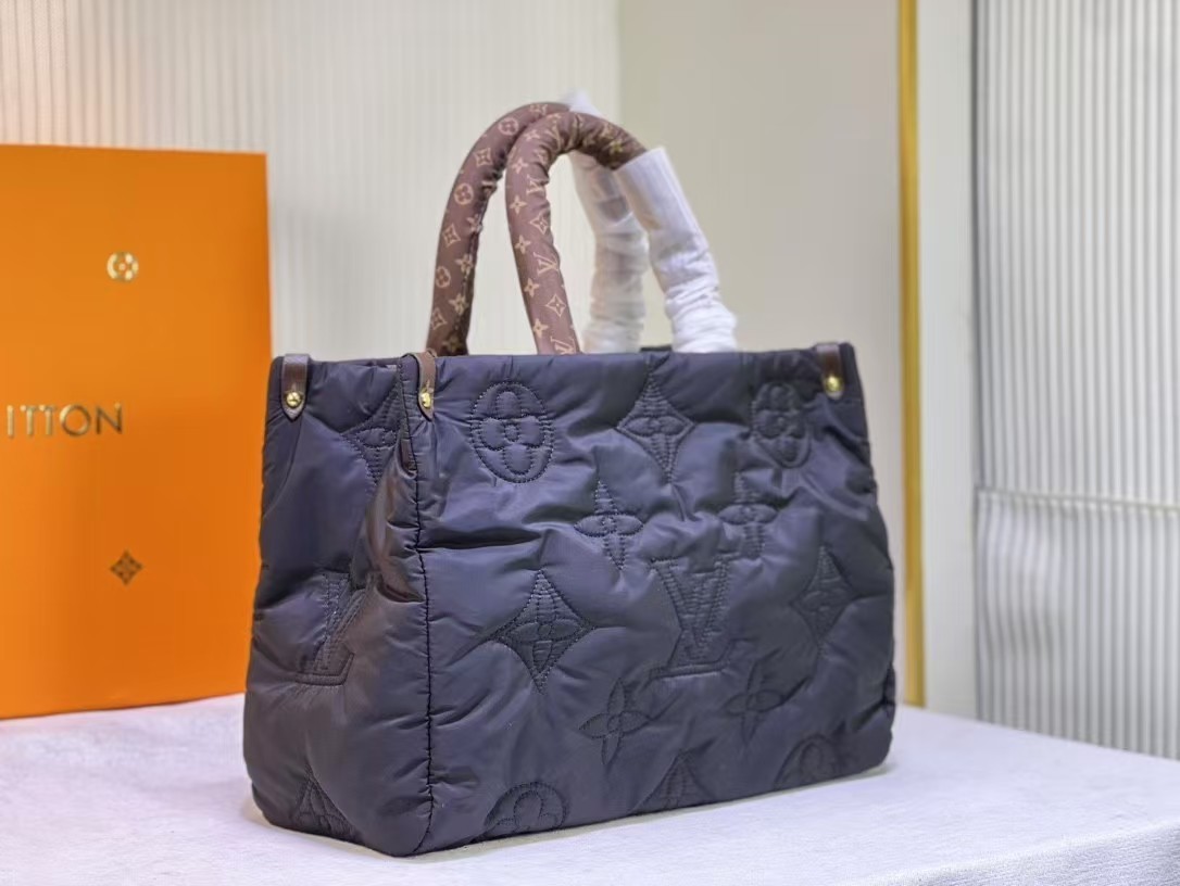 LOUIS VUITTON オンザゴー GM 2WAY　トート　バッグ