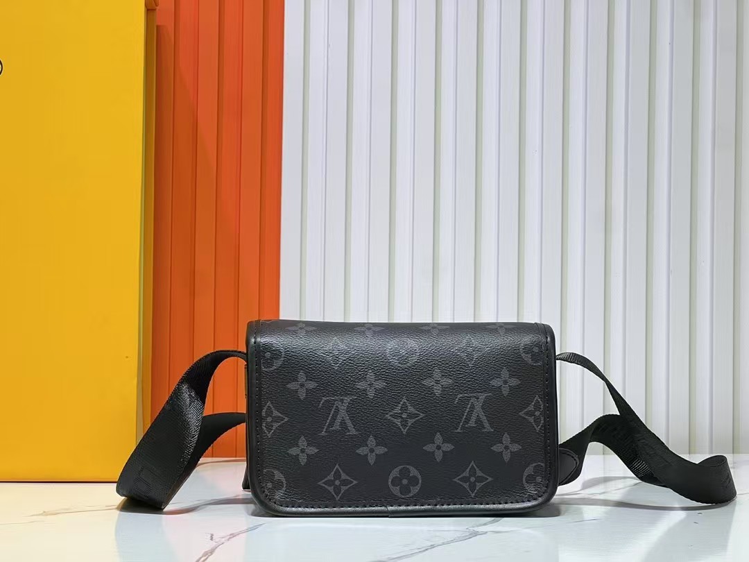 【LOUIS VUITTON旗艦店】ルイ・ヴィトン★BOSPHORE M12599★19*12*7CM