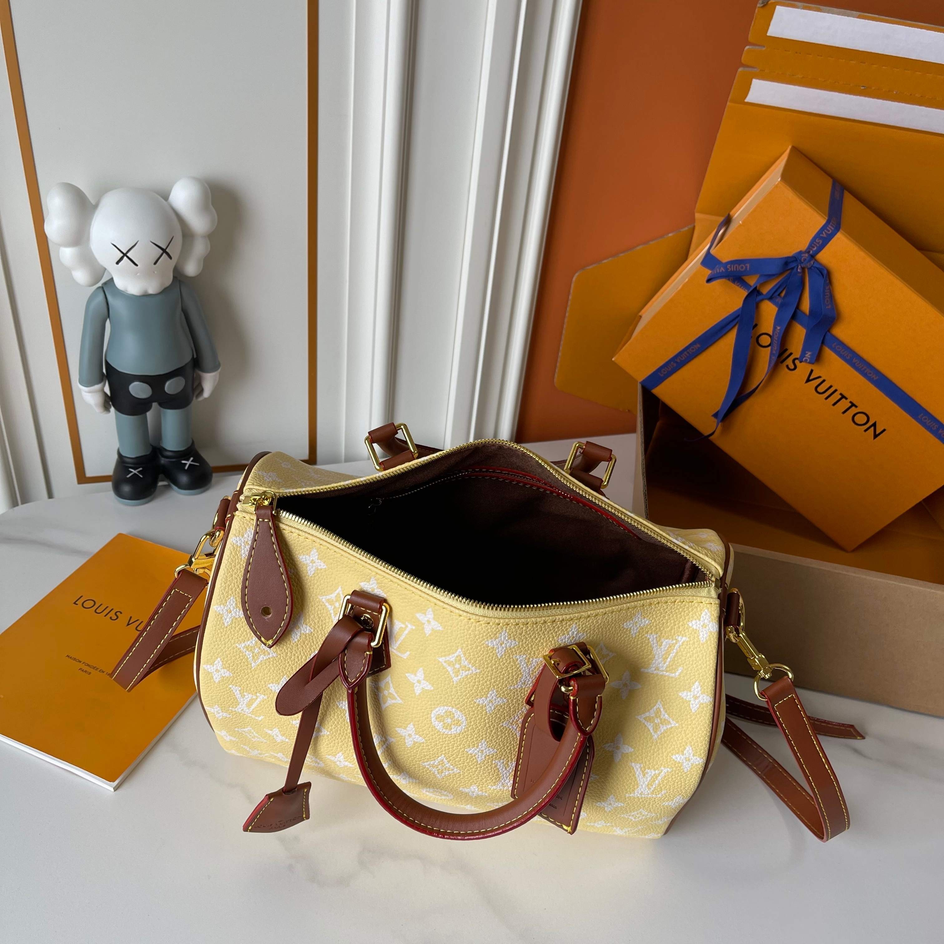 LOUIS VUITTON ルイヴィトン SPEEDY SOFT 30 ショルダーバッグ