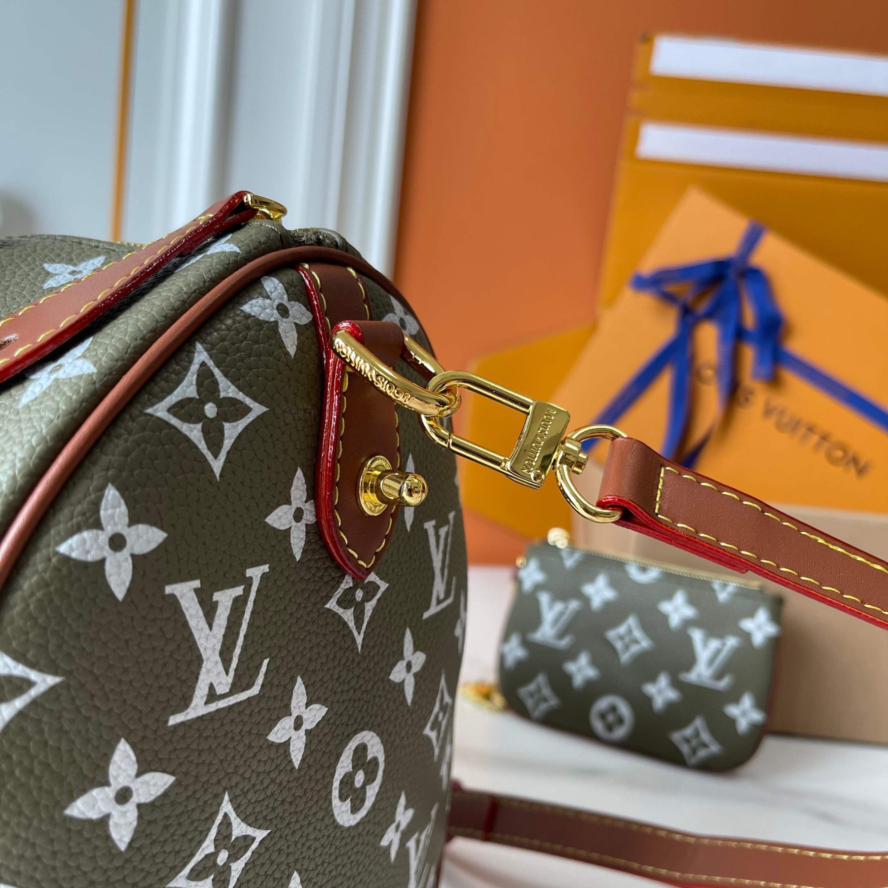 LOUIS VUITTON ルイヴィトン SPEEDY SOFT 30 ショルダーバッグ