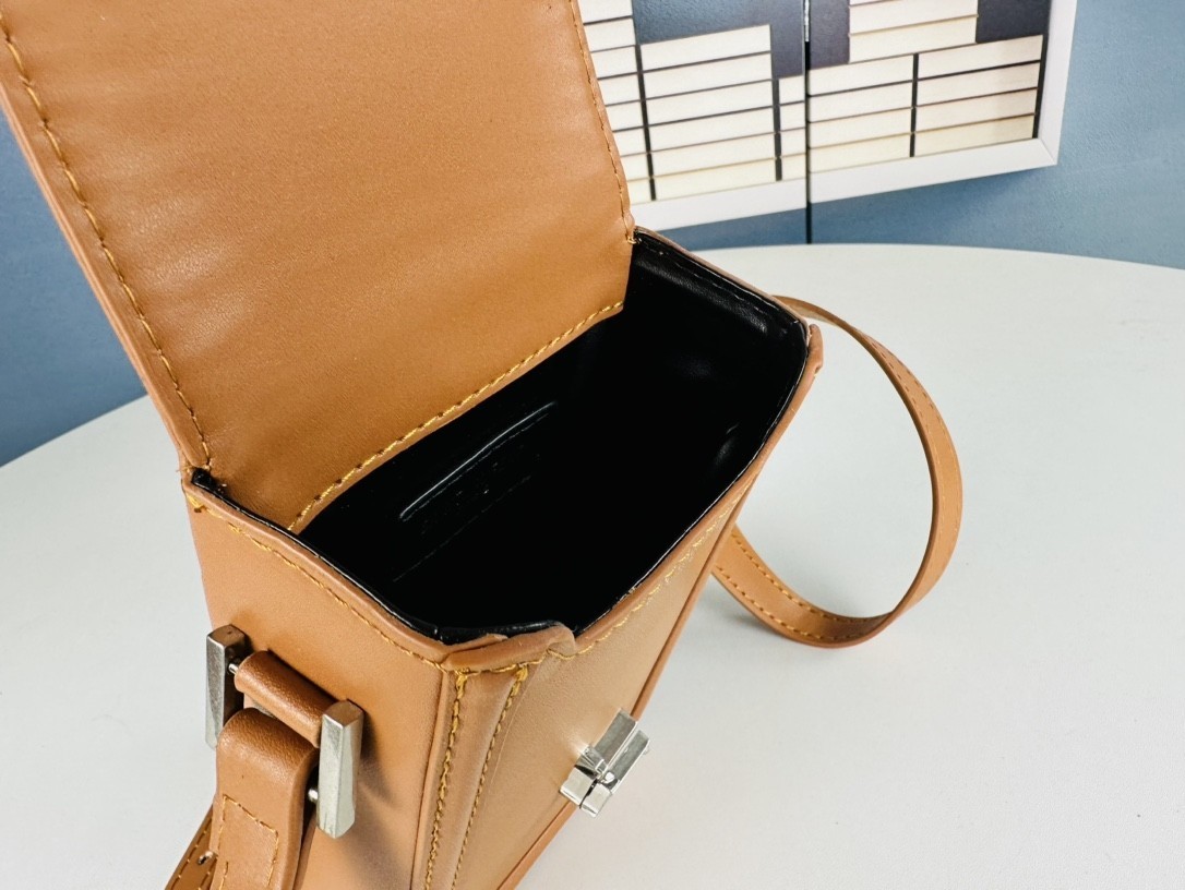 【SAINT LAURENT公式旗艦店】サンローラン HOBO スマホバッグ