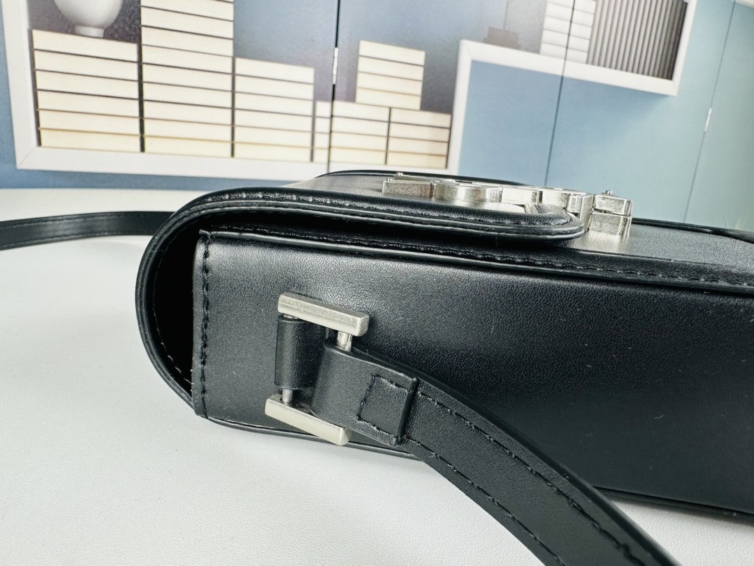 【SAINT LAURENT公式旗艦店】サンローラン HOBO スマホバッグ