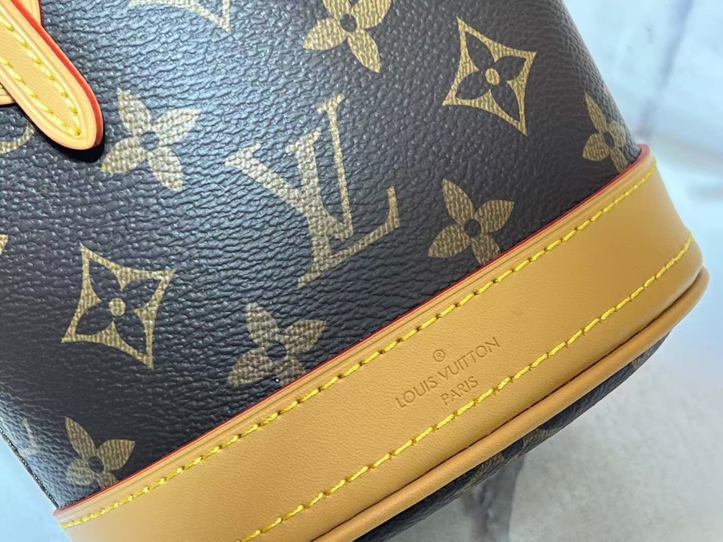 LOUIS VUITTON ルイヴィトン M81489 NANO BUCKET 斜め掛けバッグ