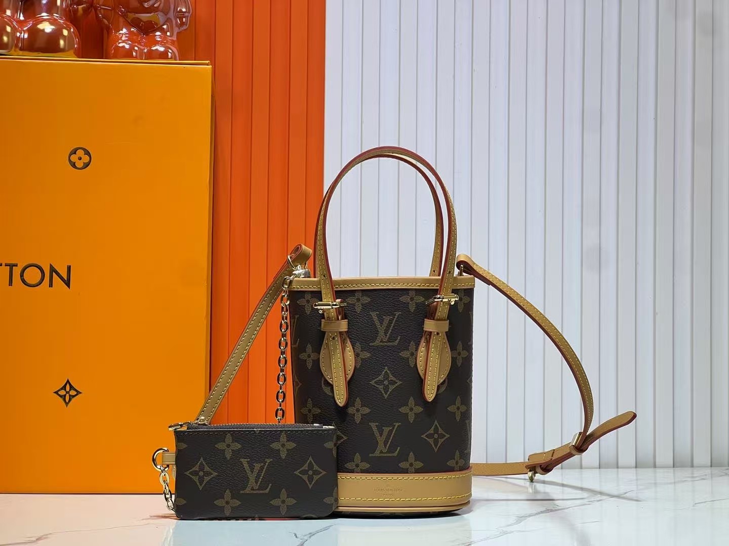 LOUIS VUITTON ルイヴィトン M81489 NANO BUCKET 斜め掛けバッグ