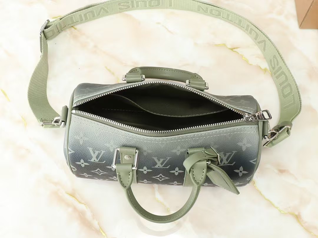 【コンパクトでお洒落♪】LV★キーポル・バンドリエール 25 M11591