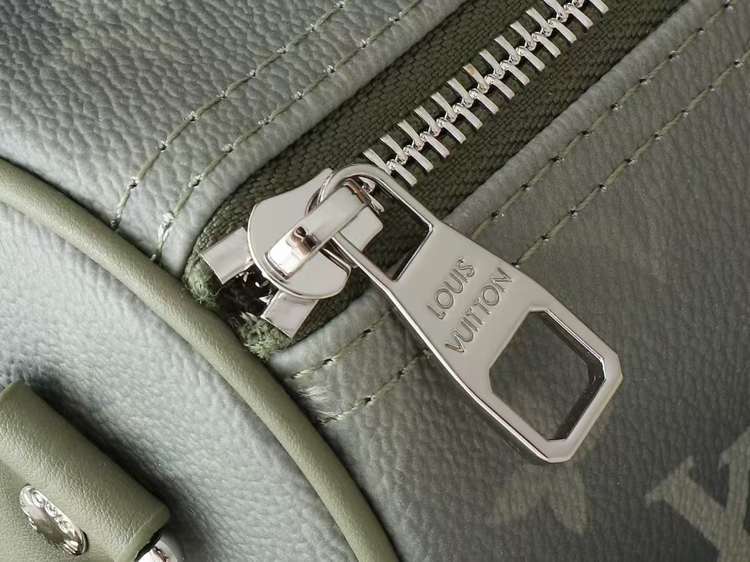 【コンパクトでお洒落♪】LV★キーポル・バンドリエール 25 M11591