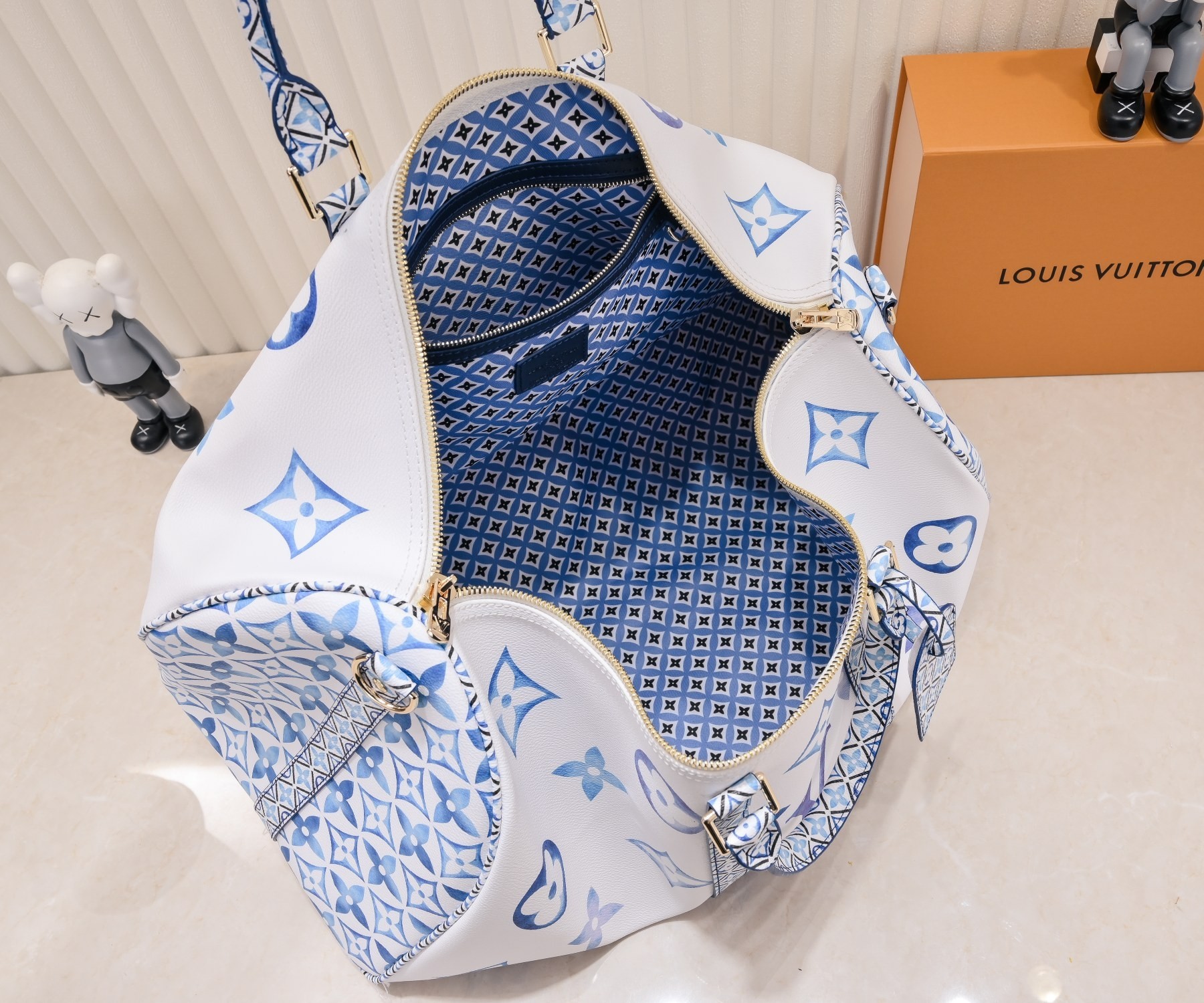 M10254LV バイ・ザ・プールキーポル・バンドリエール 50