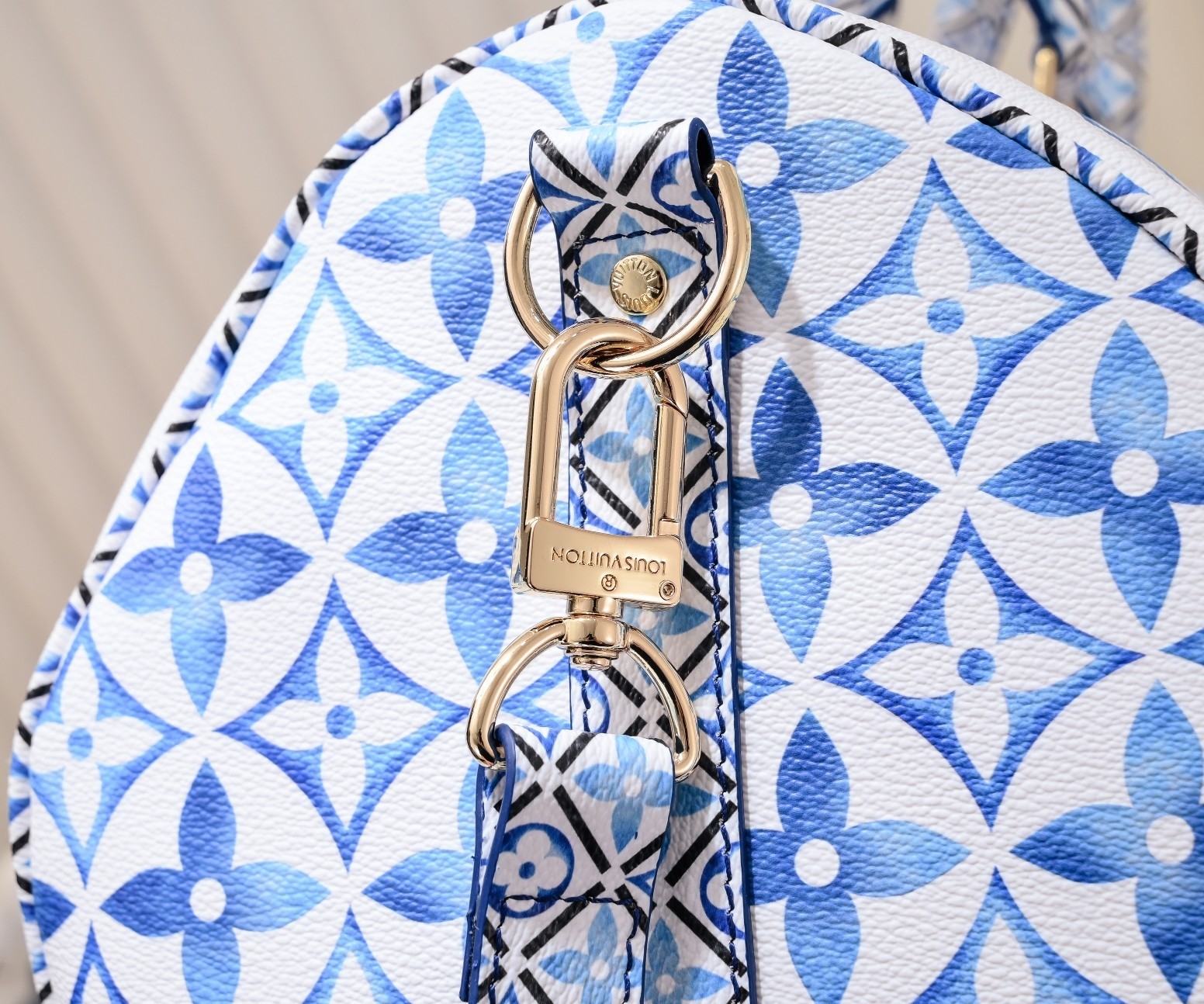 M10254LV バイ・ザ・プールキーポル・バンドリエール 50