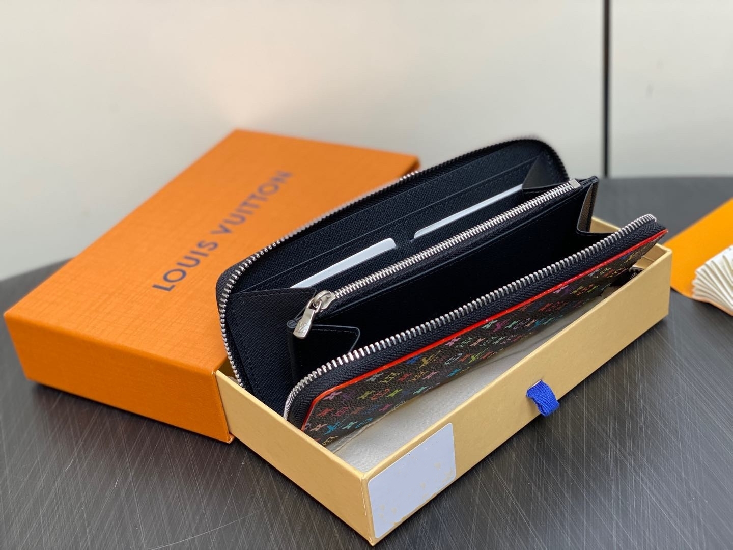 LOUIS VUITTON ルイヴィトン M13408 LV x TM ZIPPY 財布