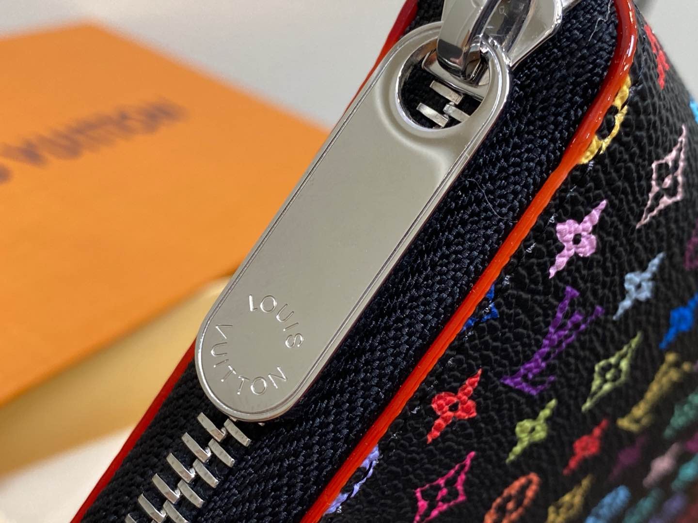 LOUIS VUITTON ルイヴィトン M13408 LV x TM ZIPPY 財布